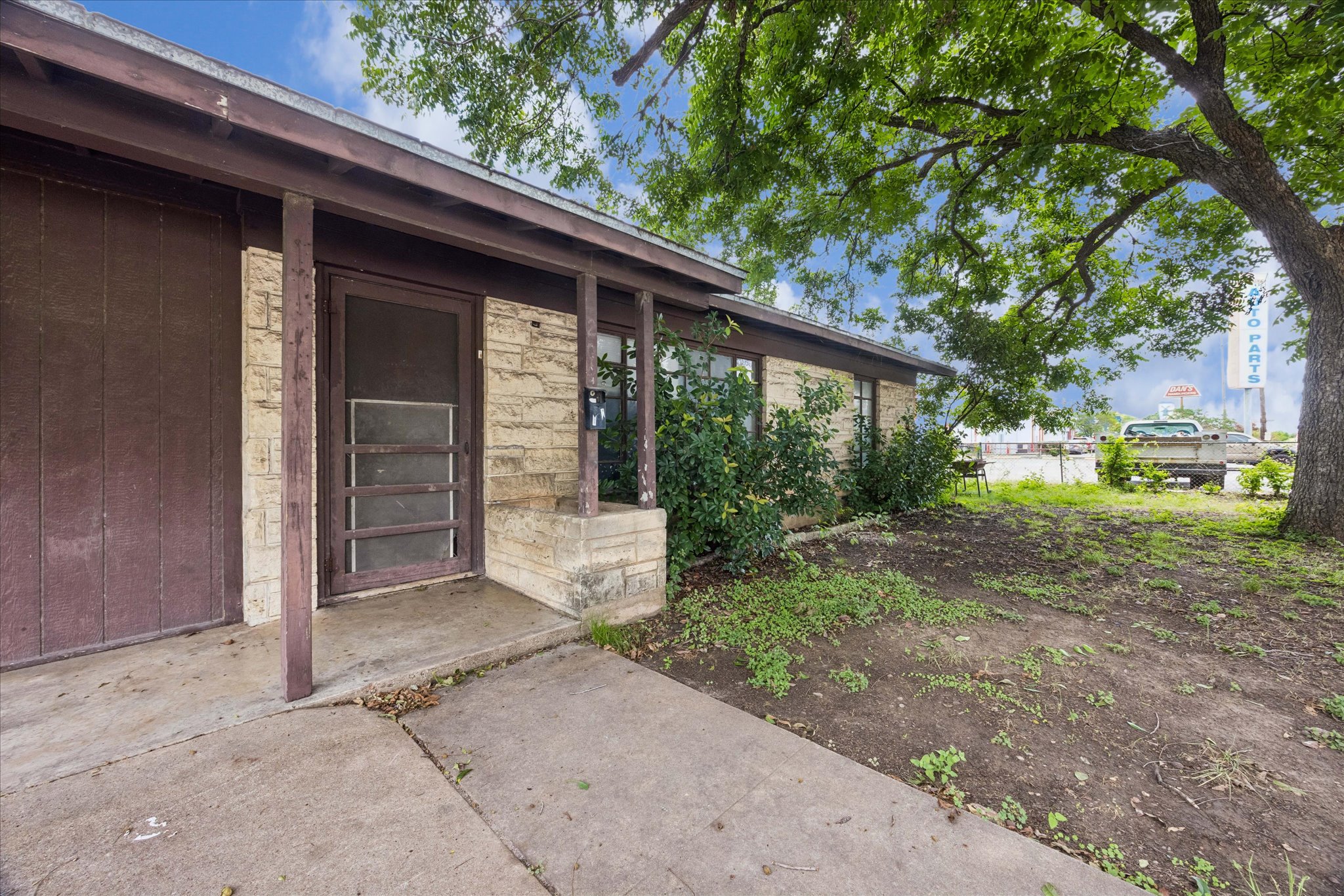 main property photo 5