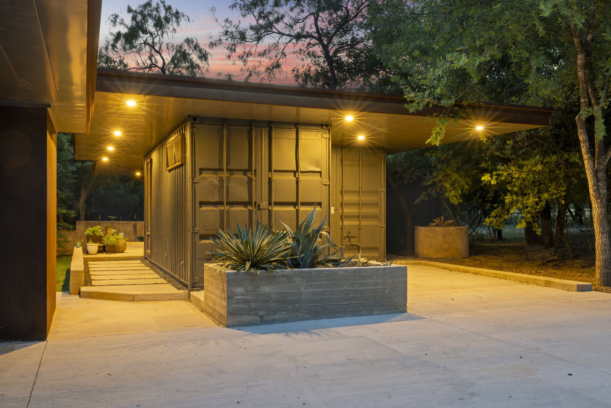 main property photo 11