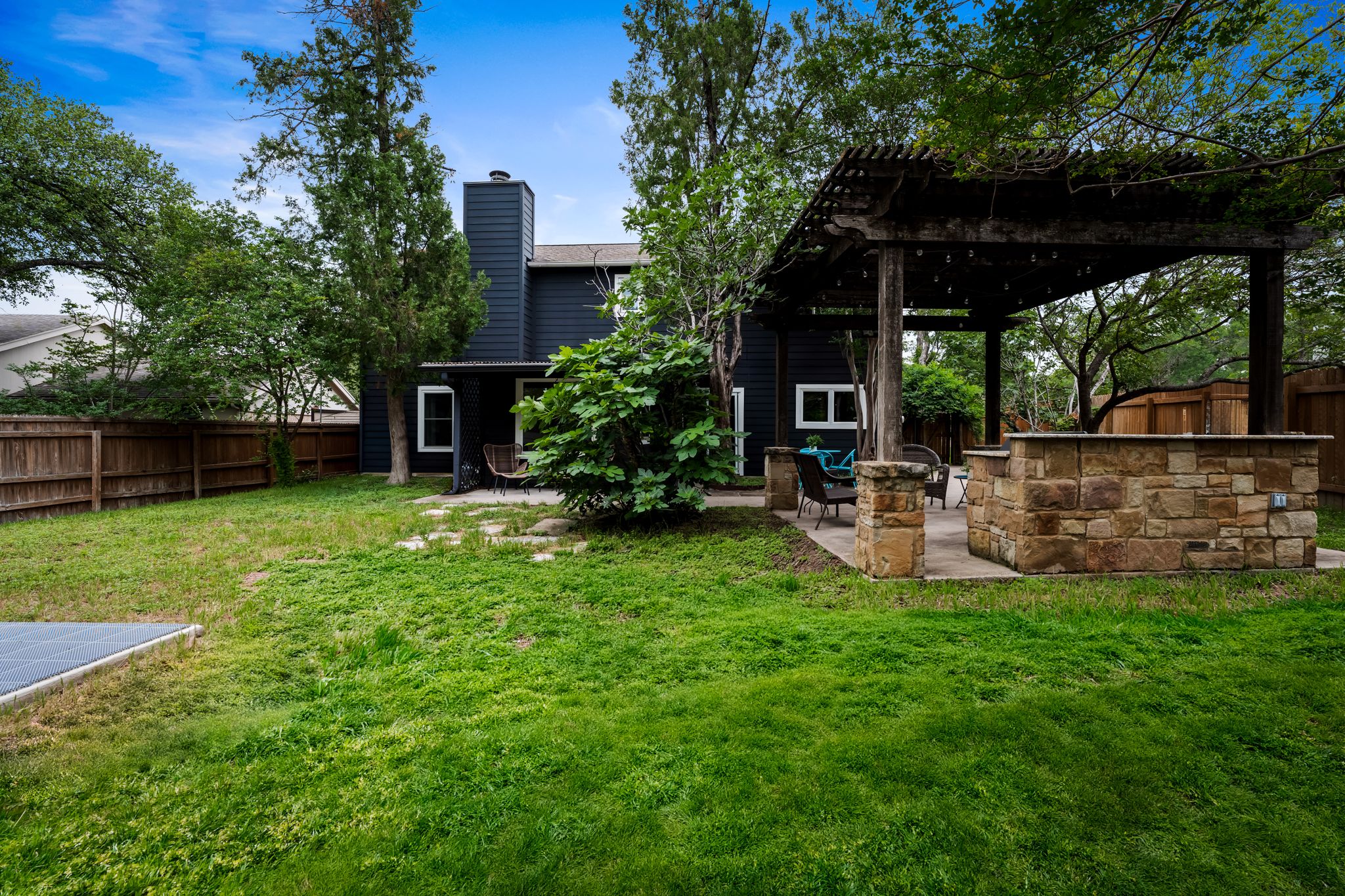 main property photo 31