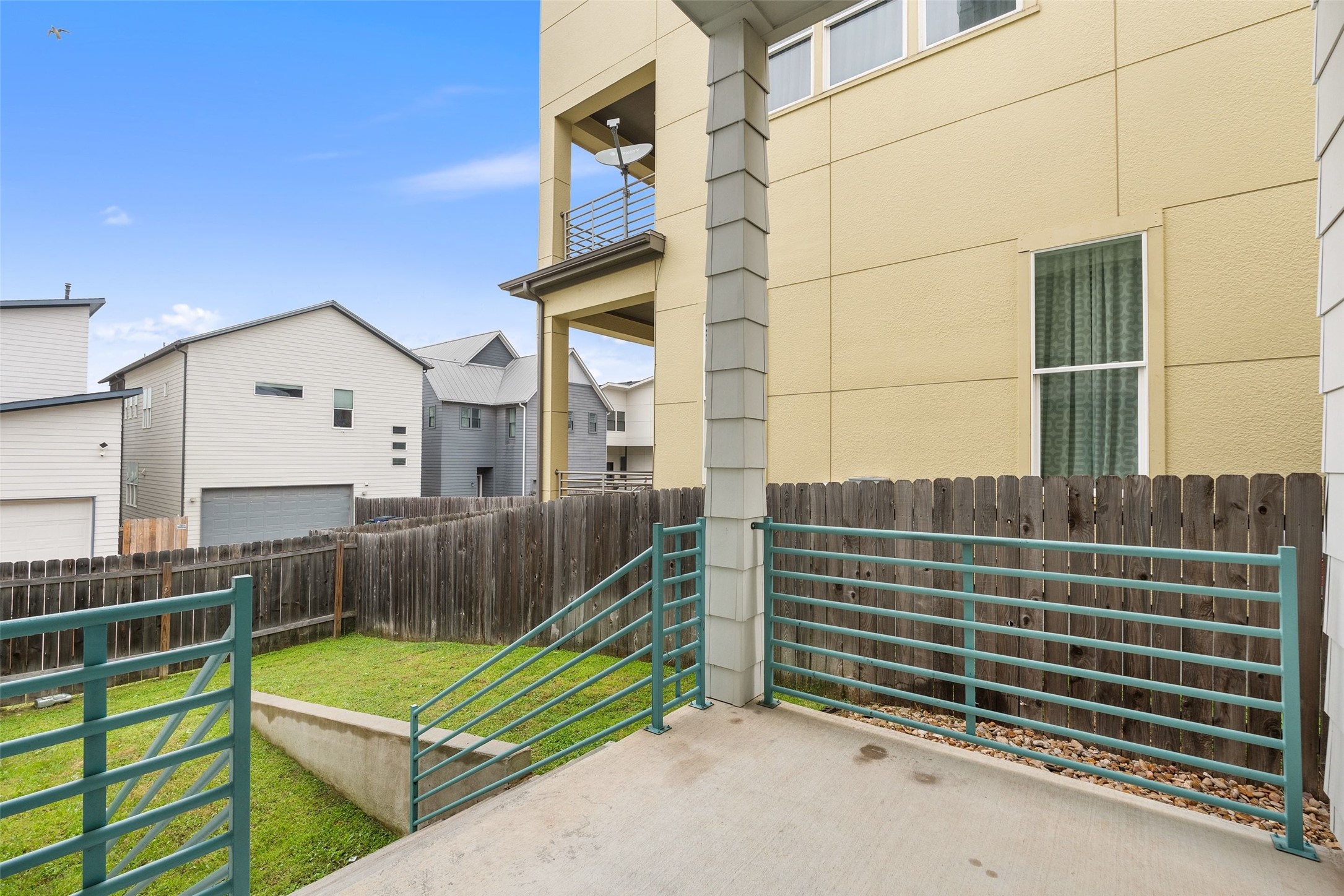 main property photo 8