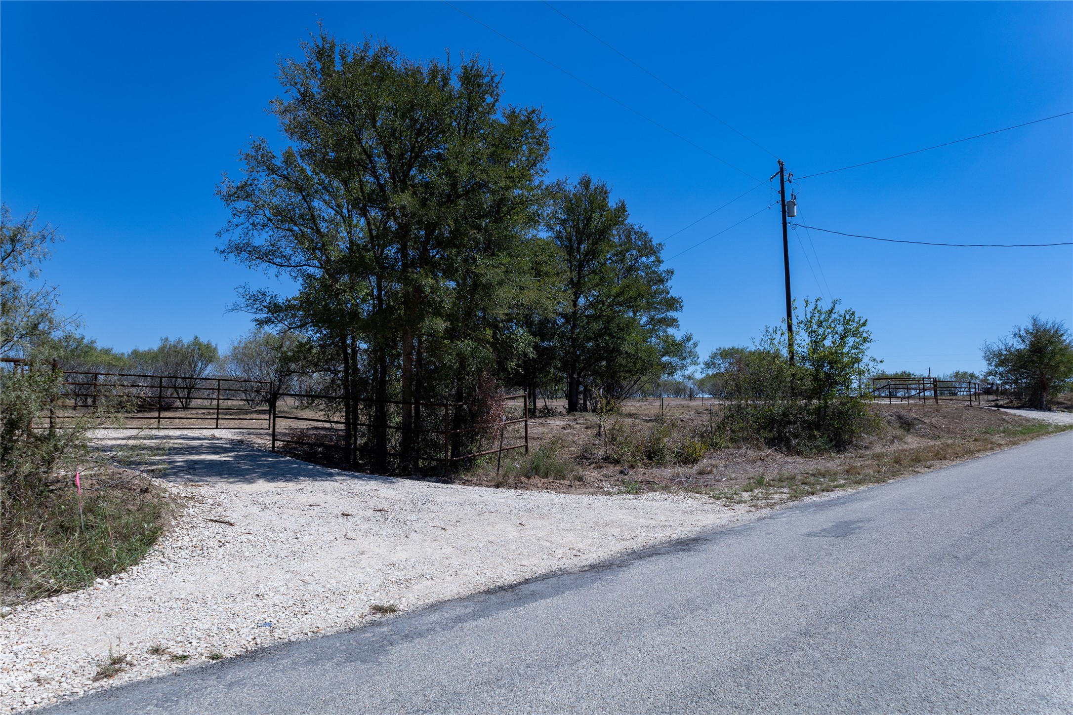 main property photo 7