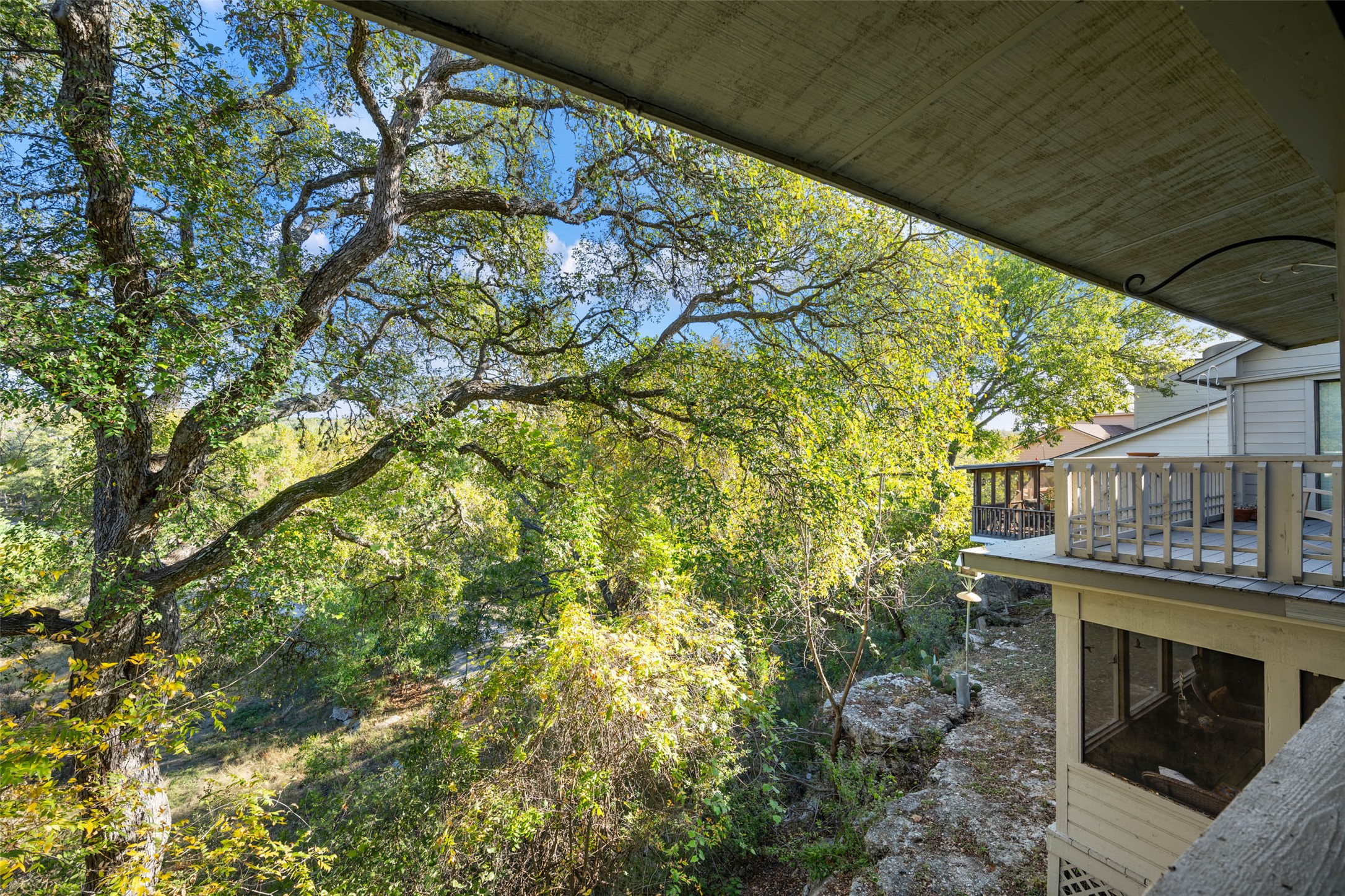 main property photo 23