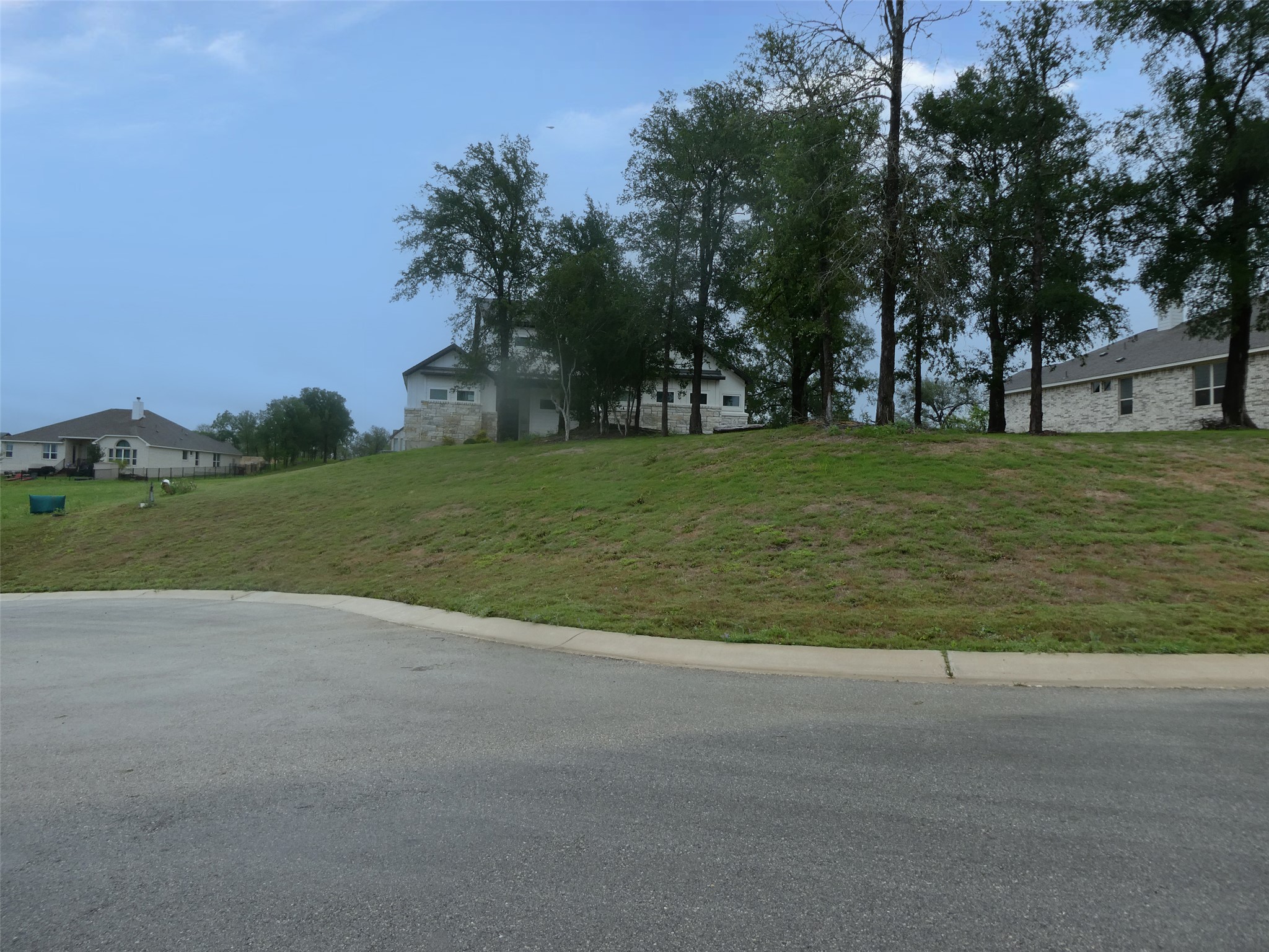 main property photo 6