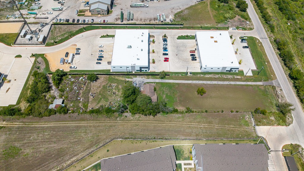main property photo 13