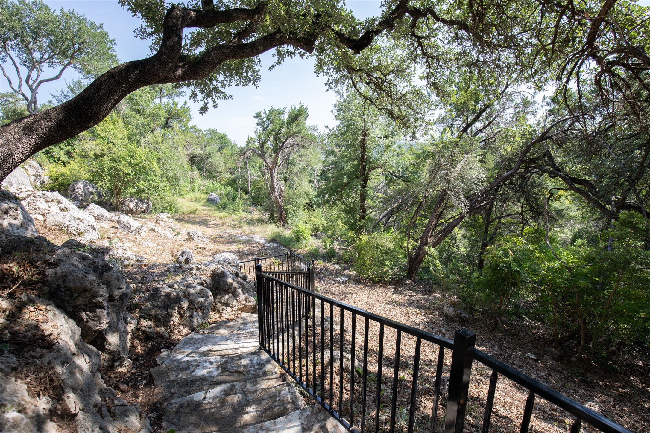 main property photo 28