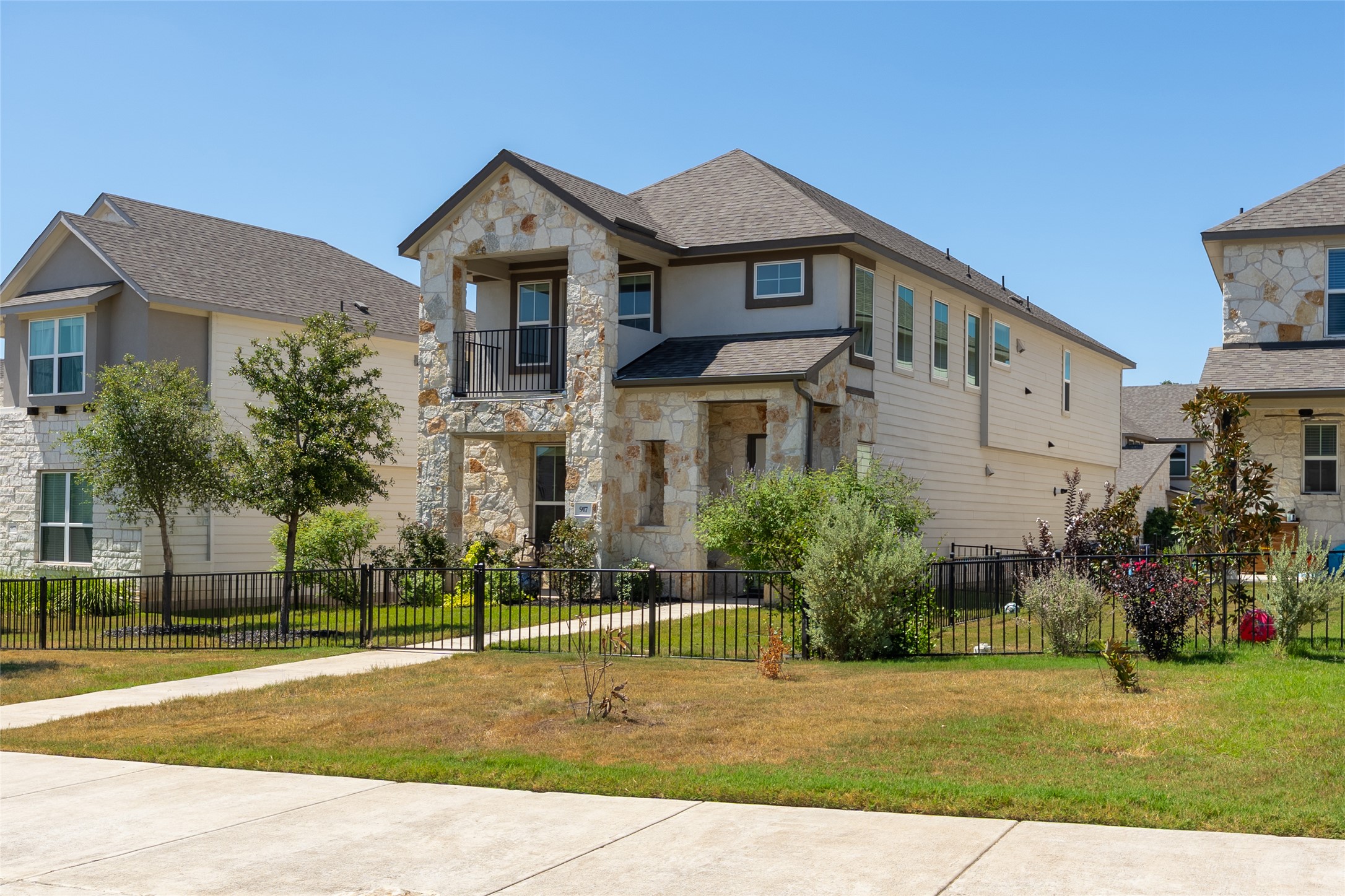 main property photo 15