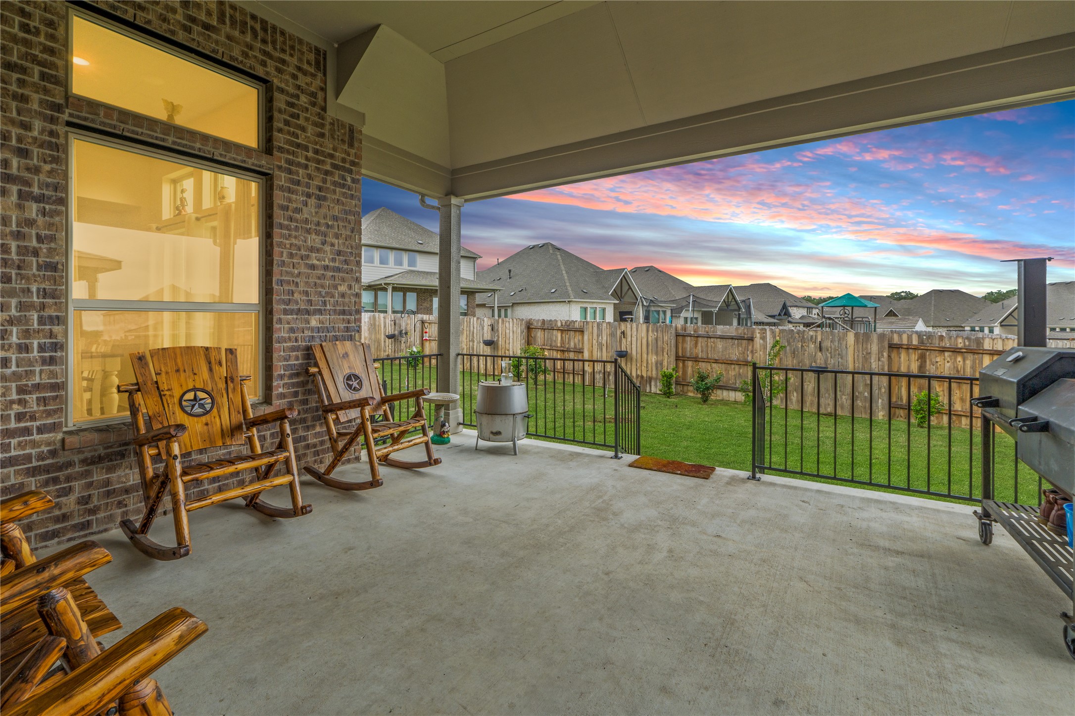 main property photo 25