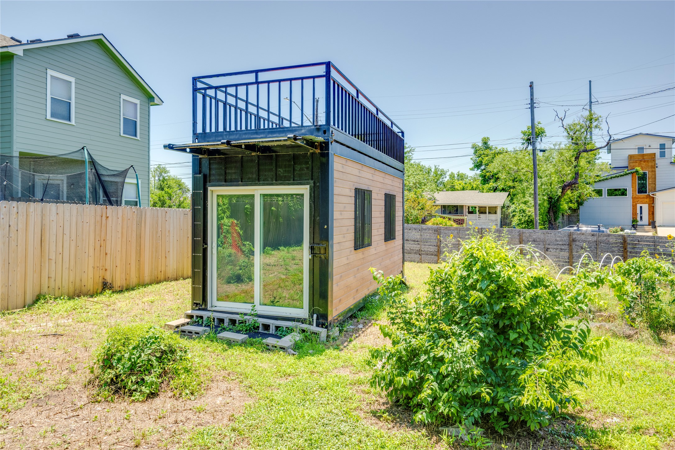 main property photo 28