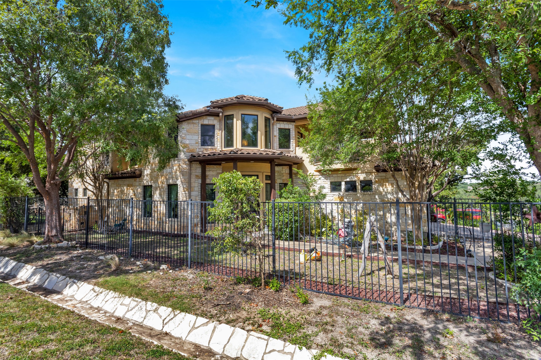 main property photo 26