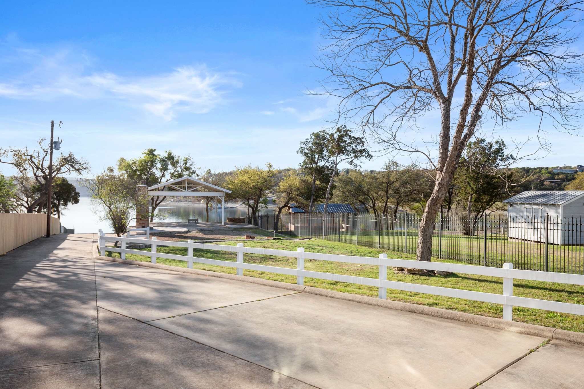 main property photo 7