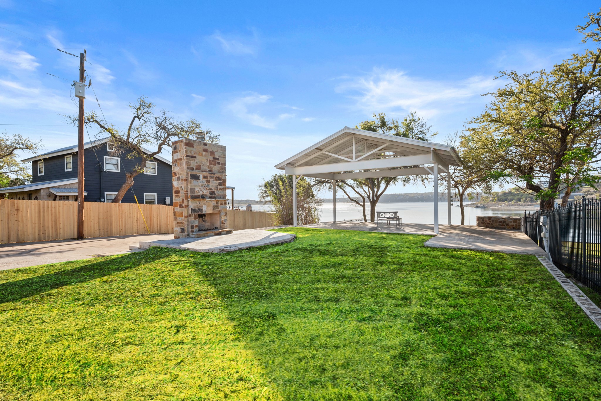 main property photo 8