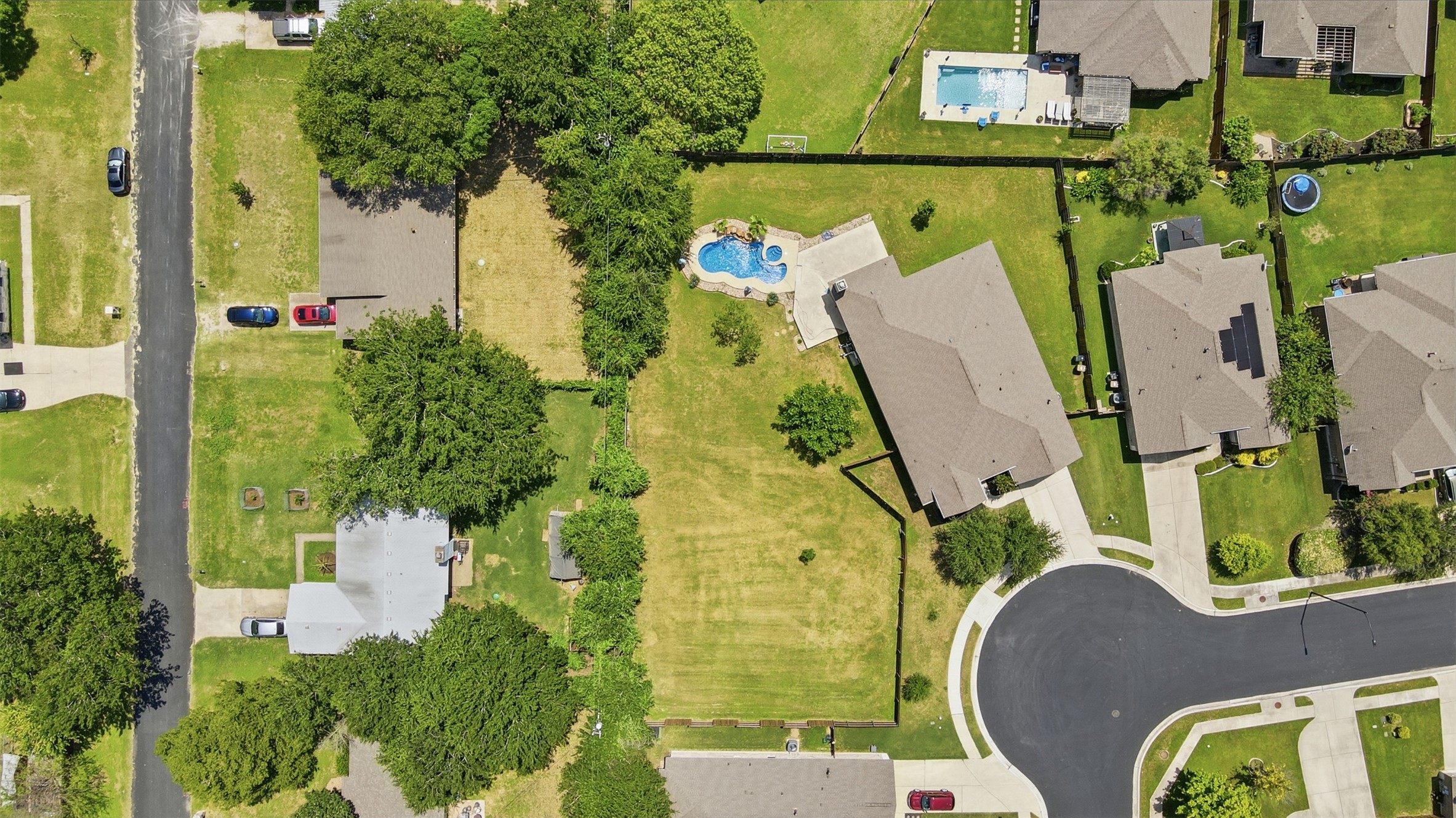 main property photo 30