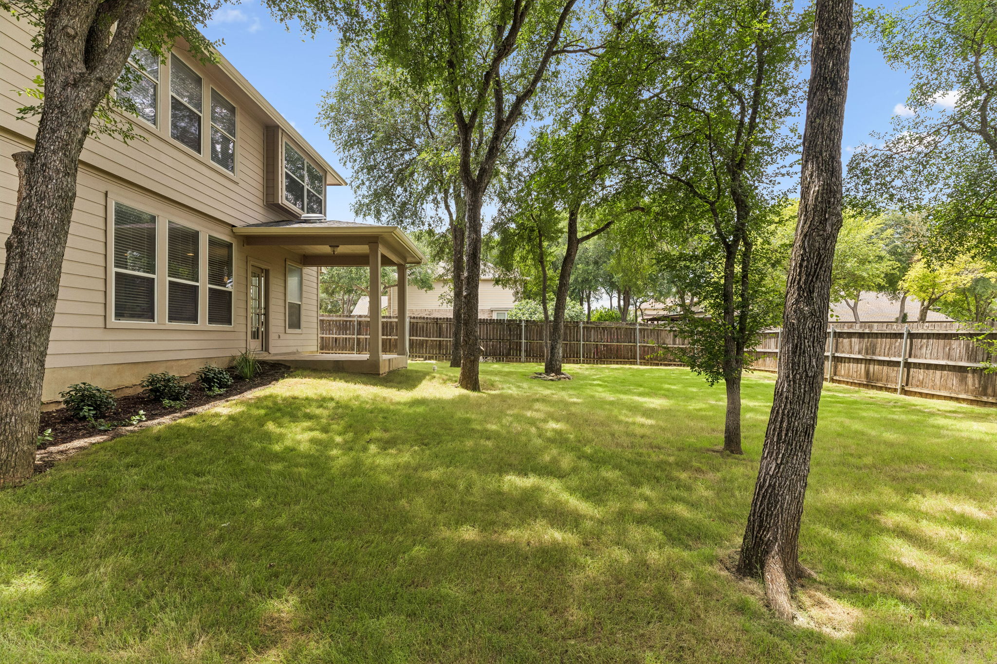 main property photo 23