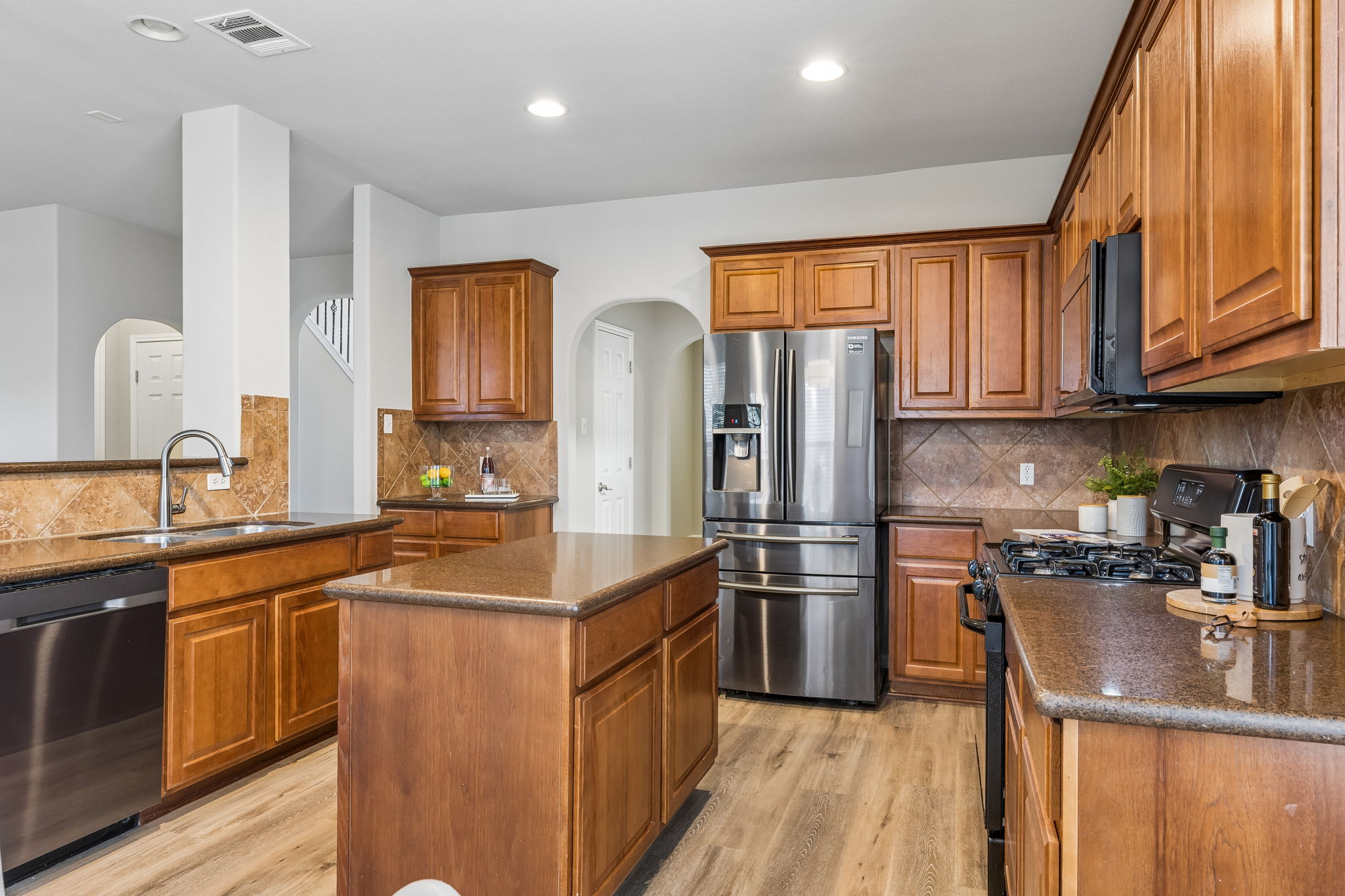 main property photo 7
