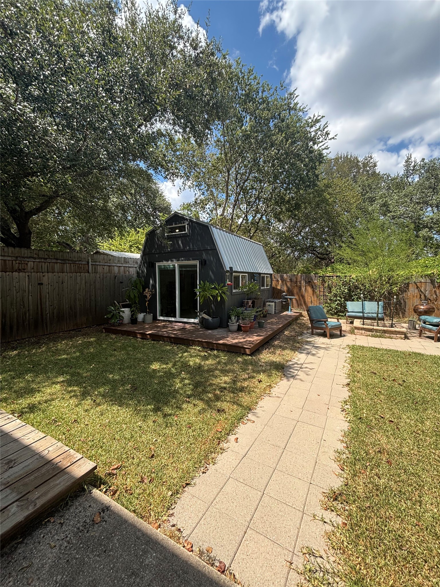 main property photo 35