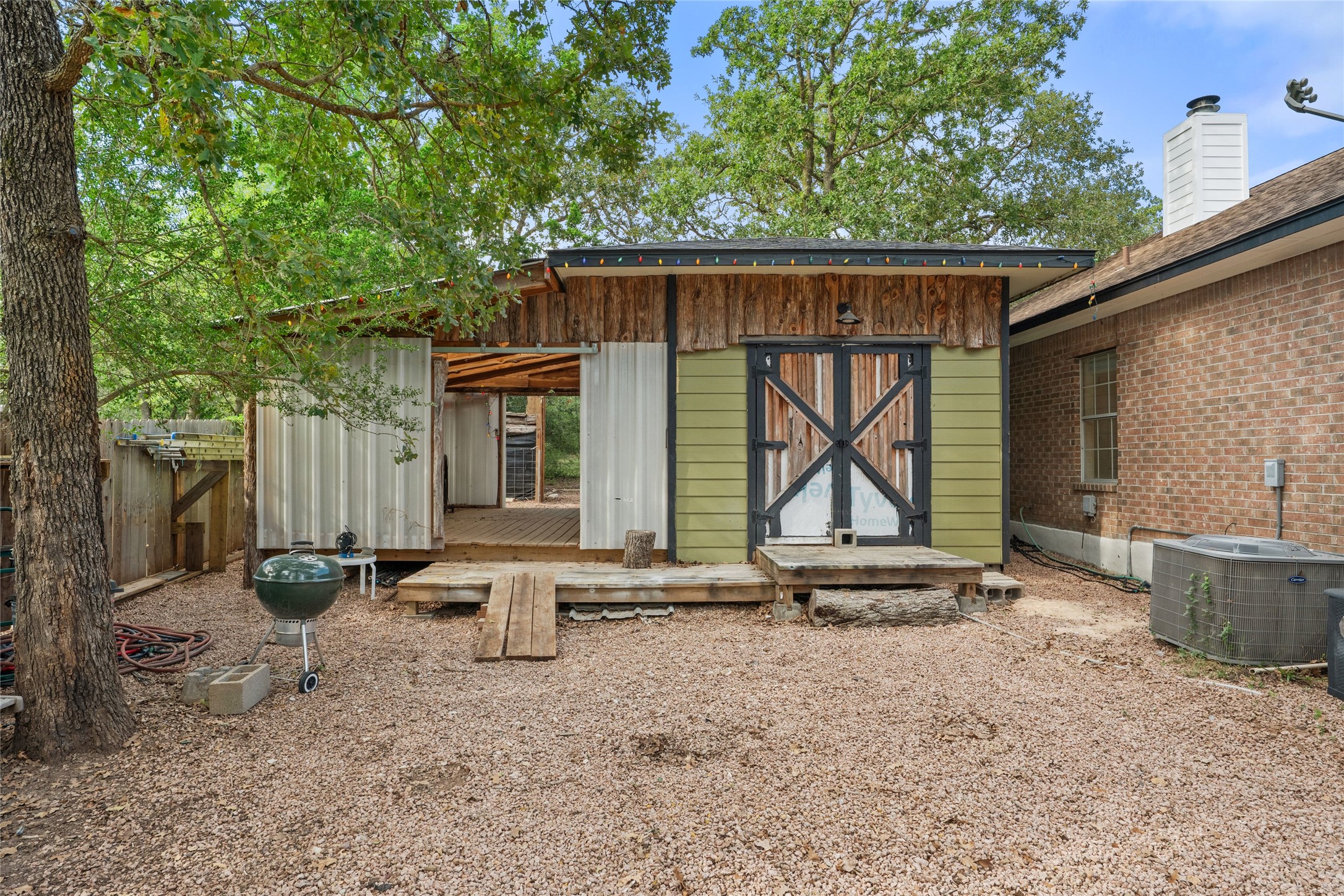 main property photo 22