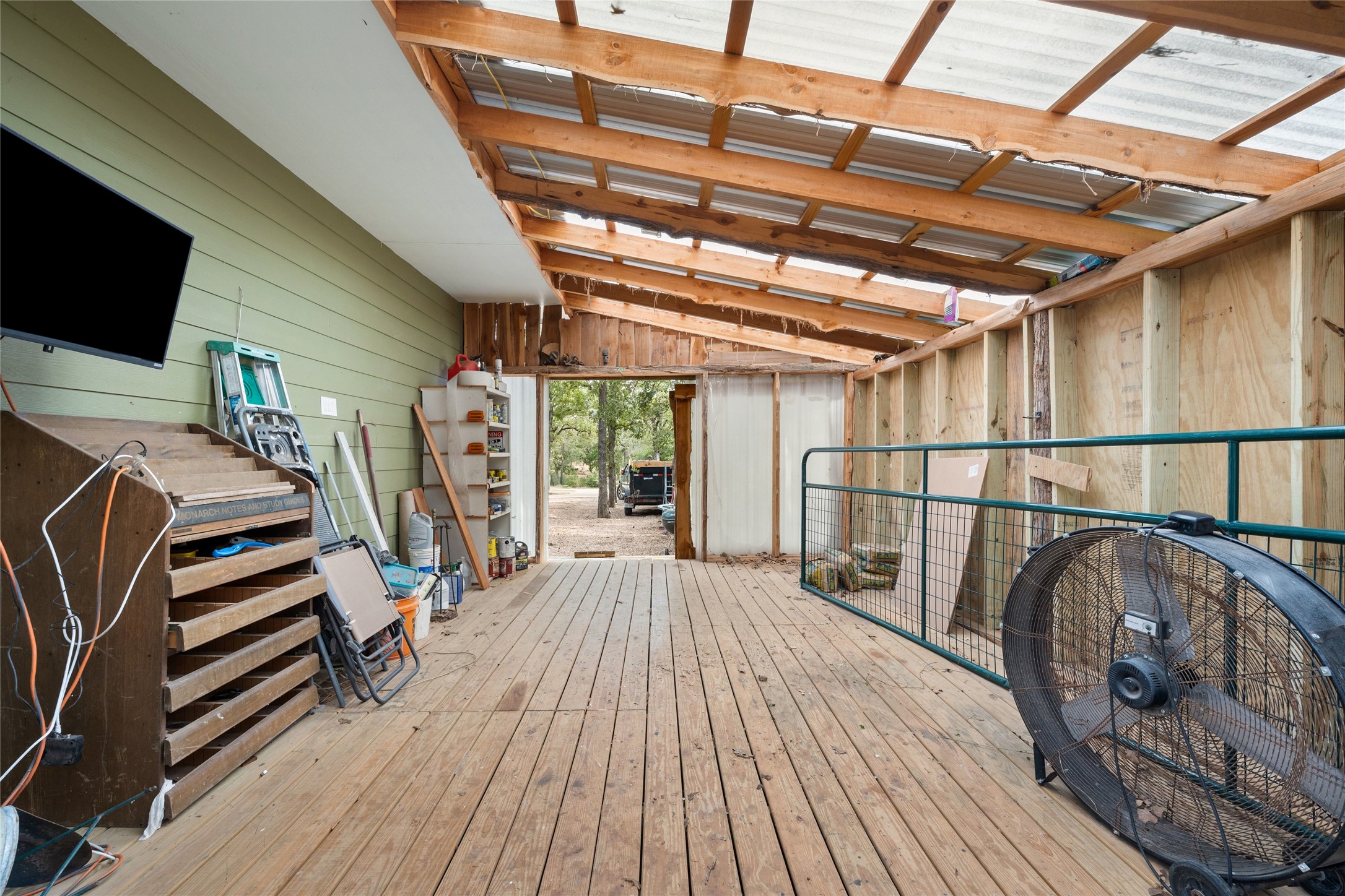 main property photo 23