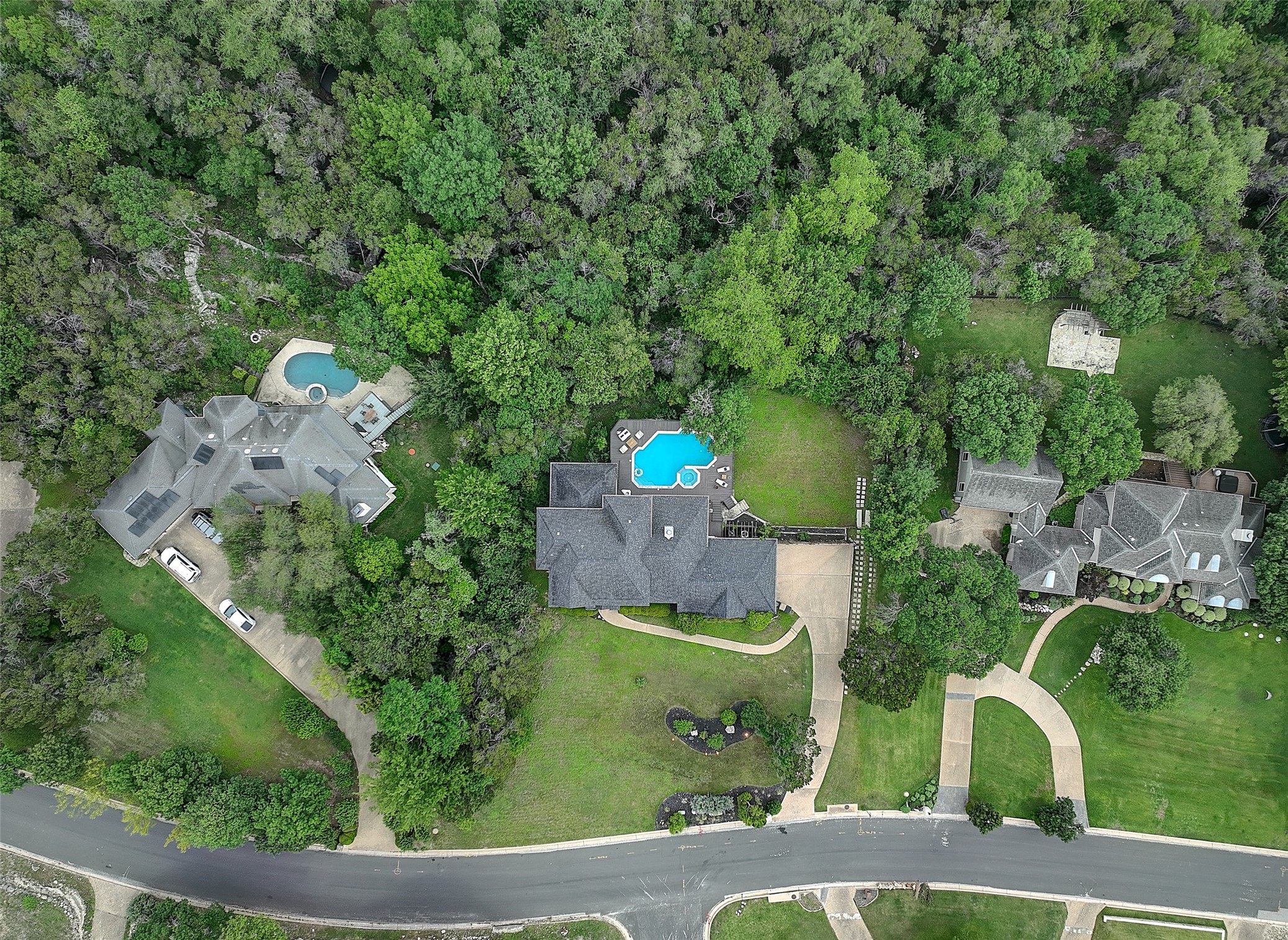 main property photo 27