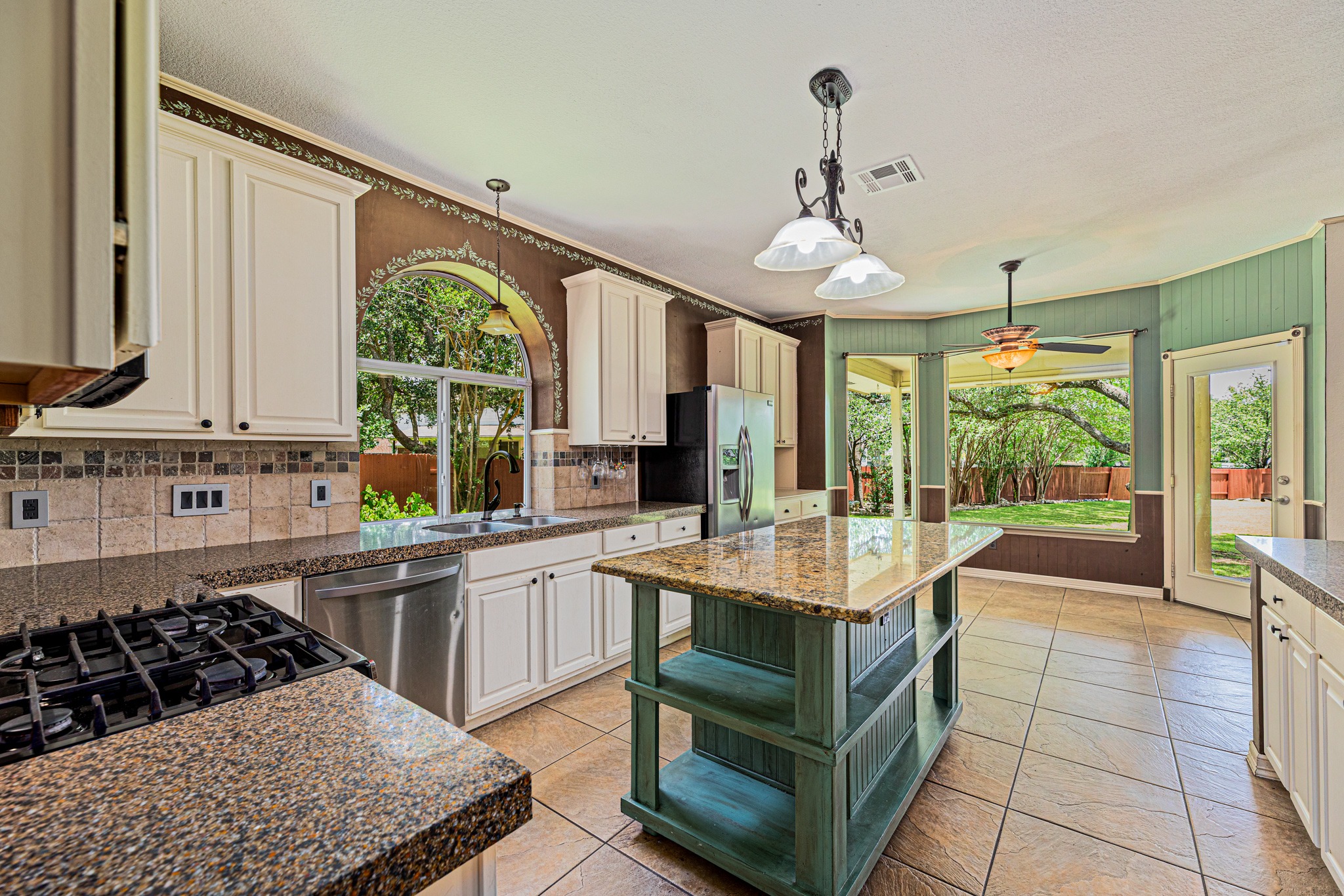 main property photo 18