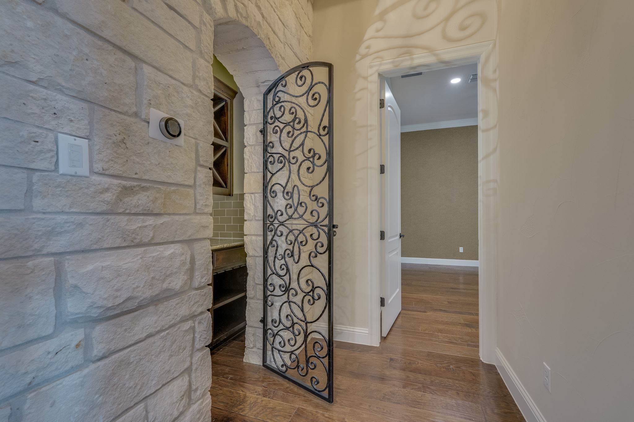 main property photo 13