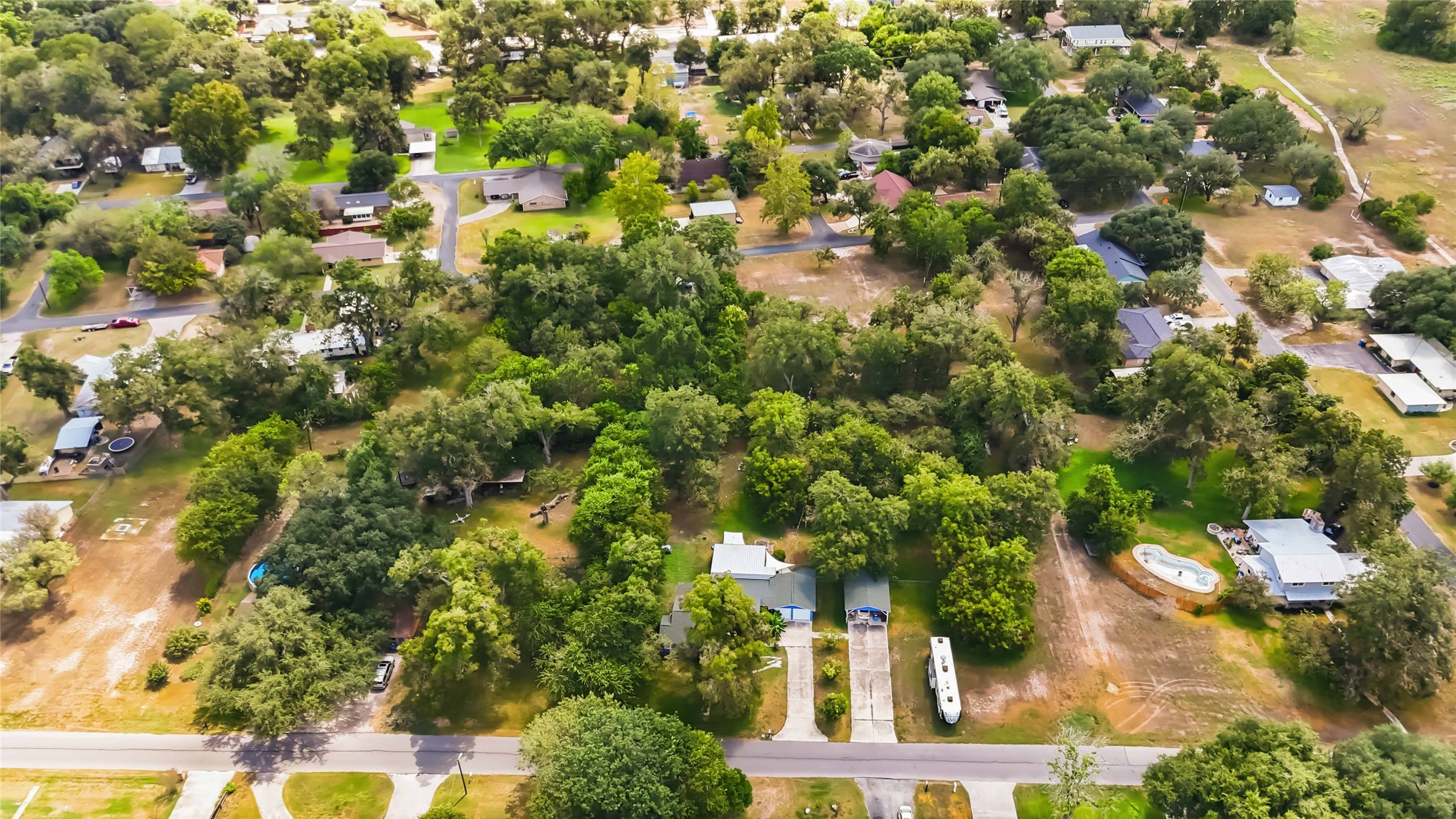 main property photo 12