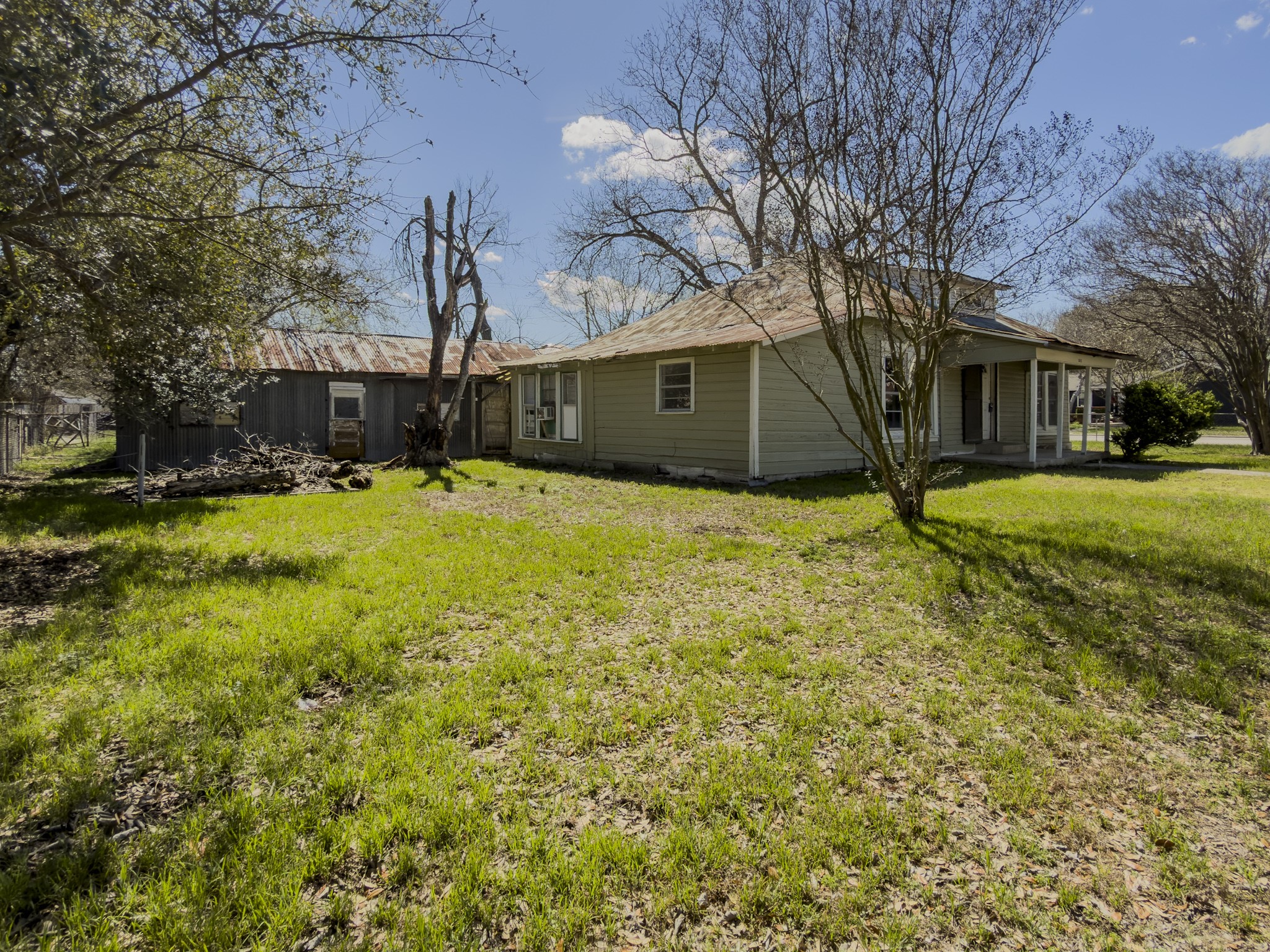 main property photo 3