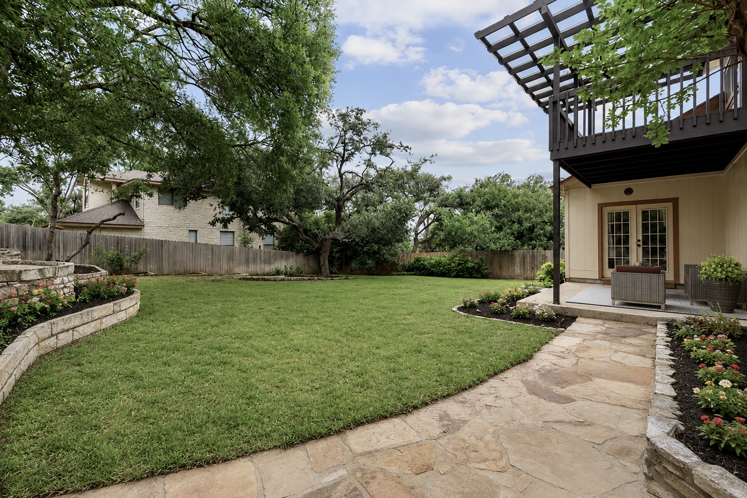 main property photo 20