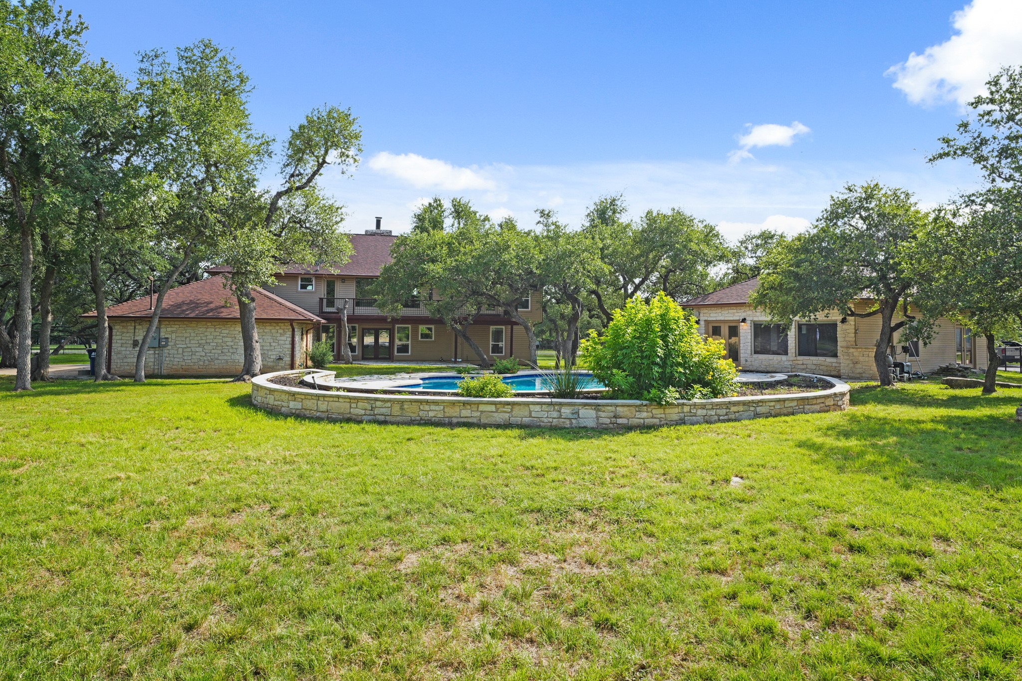 main property photo 32