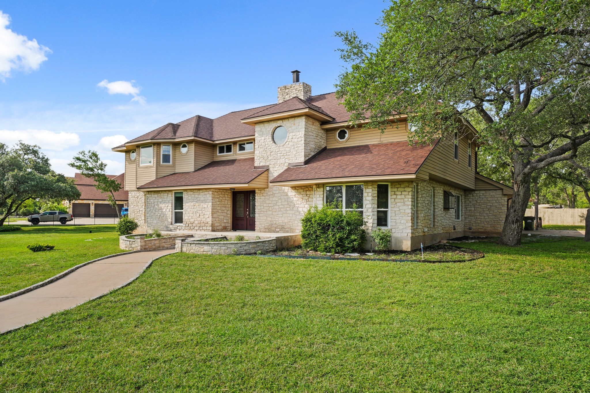 main property photo 34