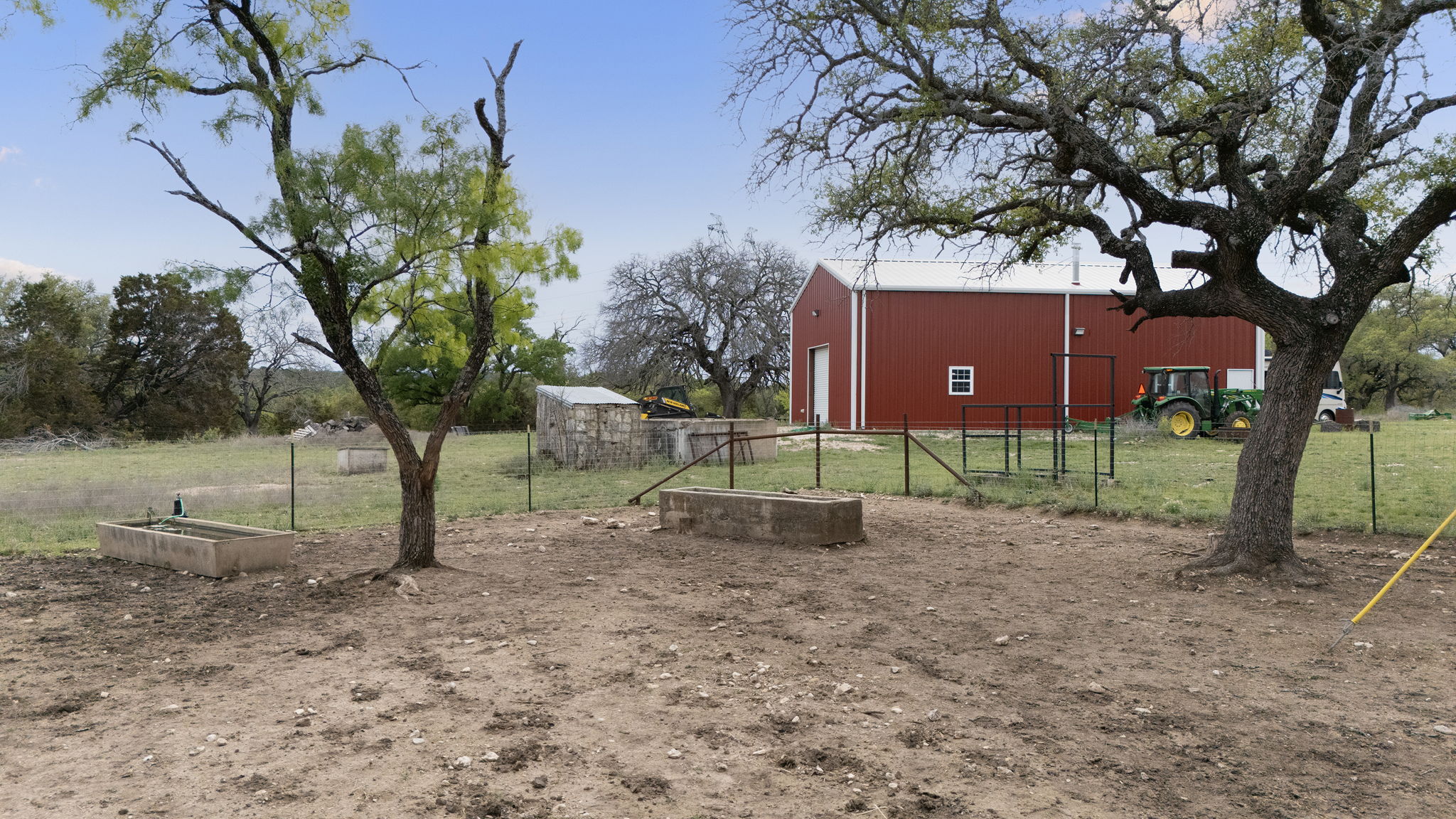 main property photo 3