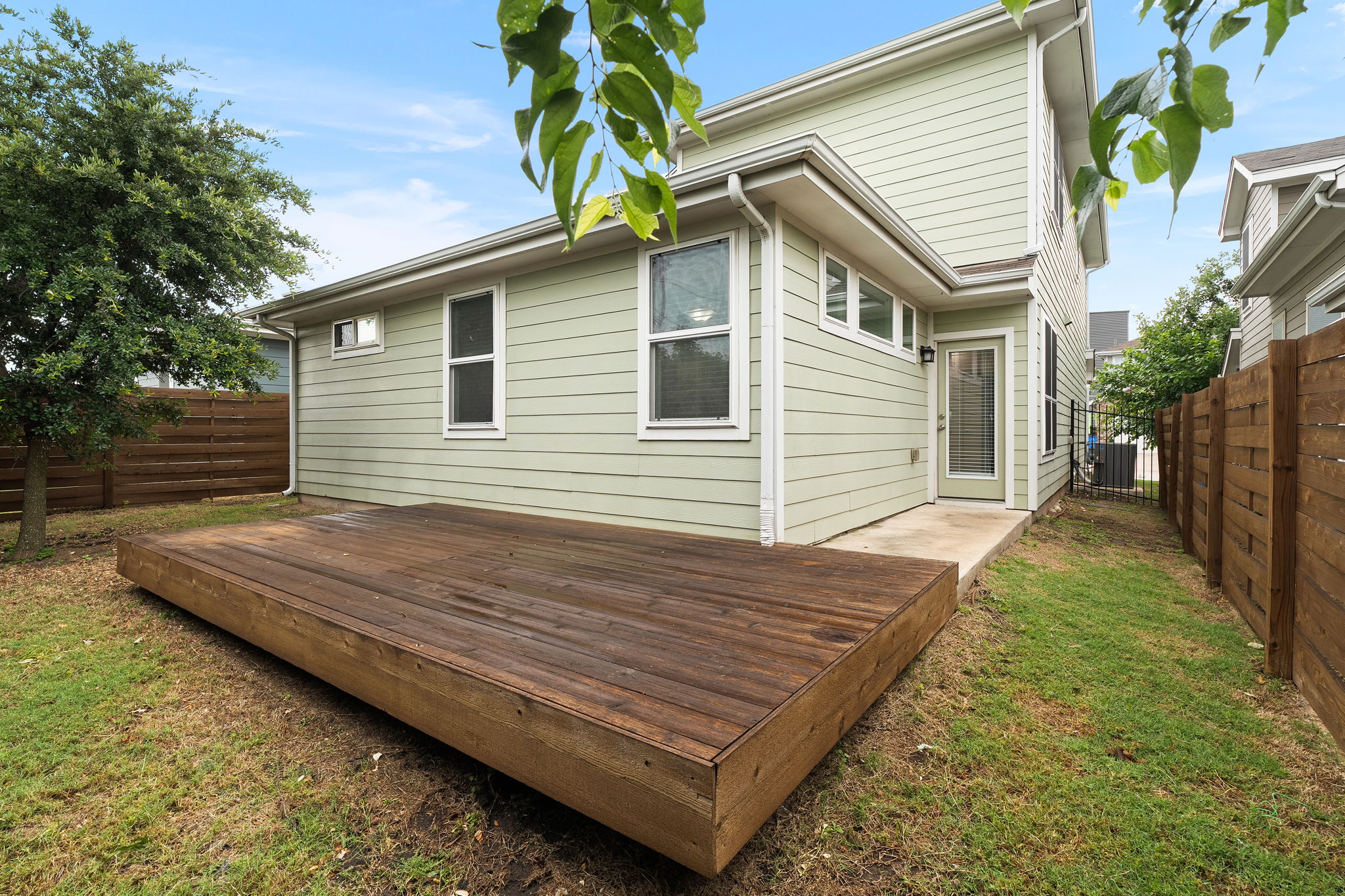 main property photo 32