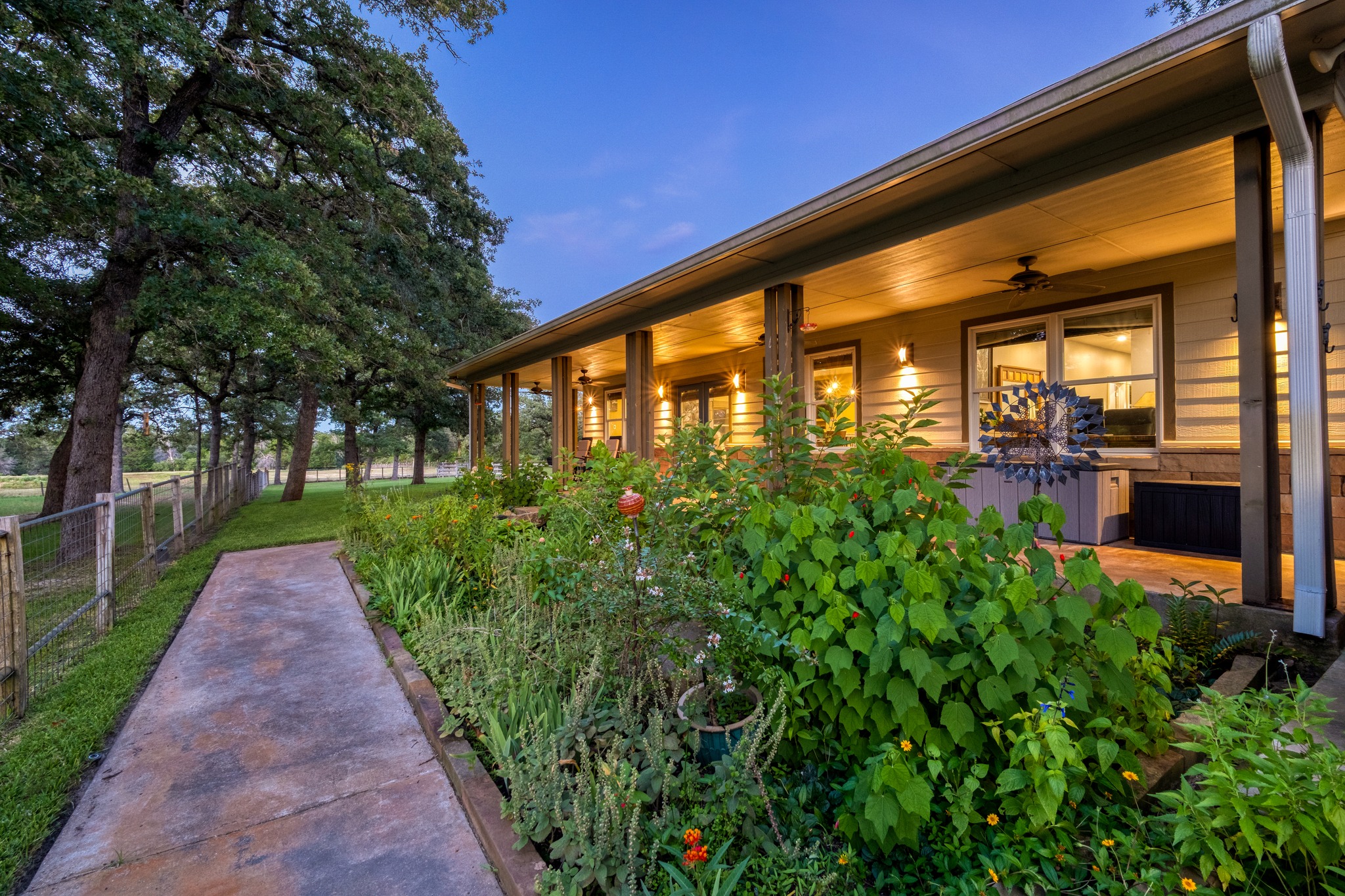 main property photo 27