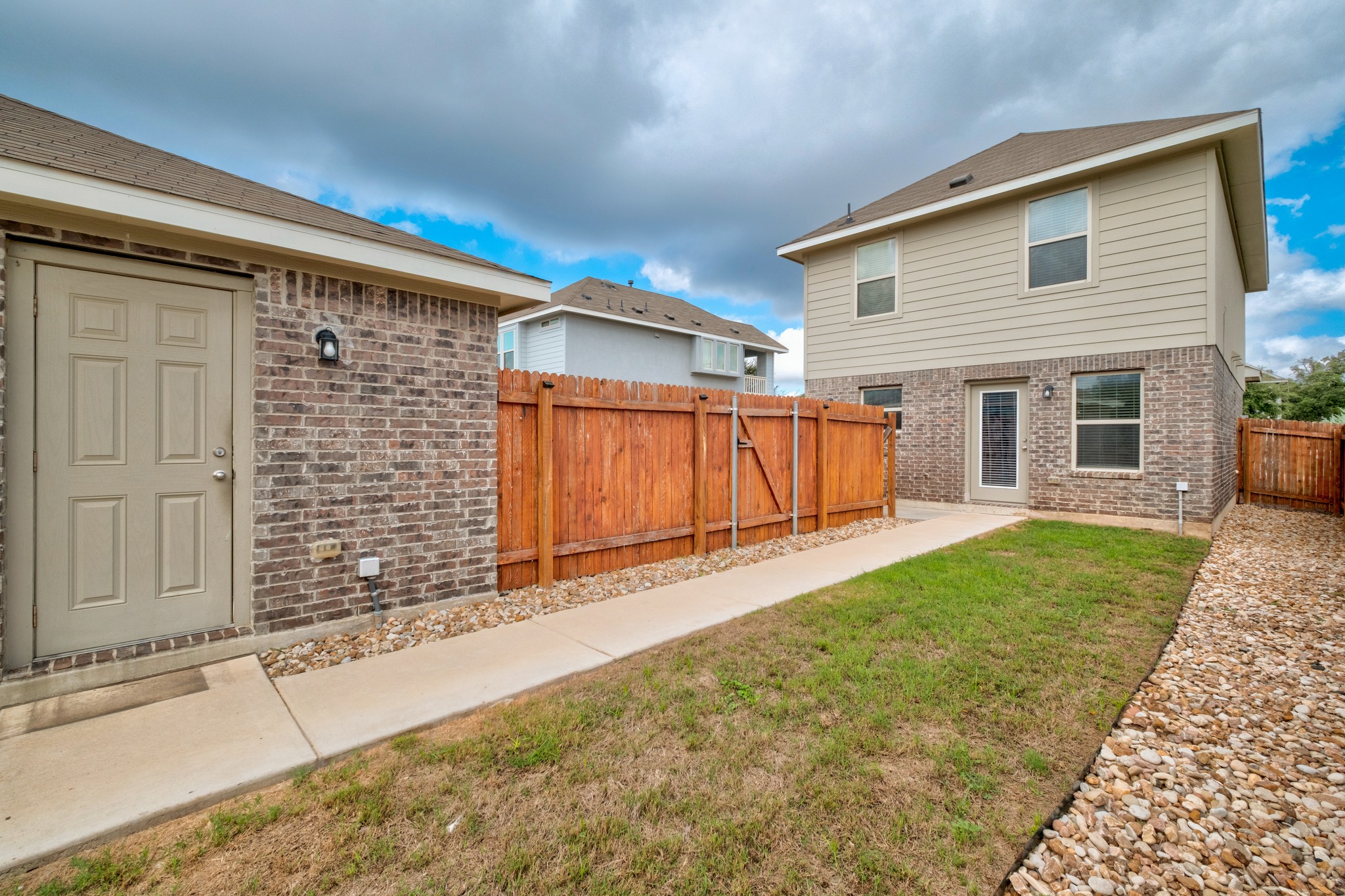 main property photo 23