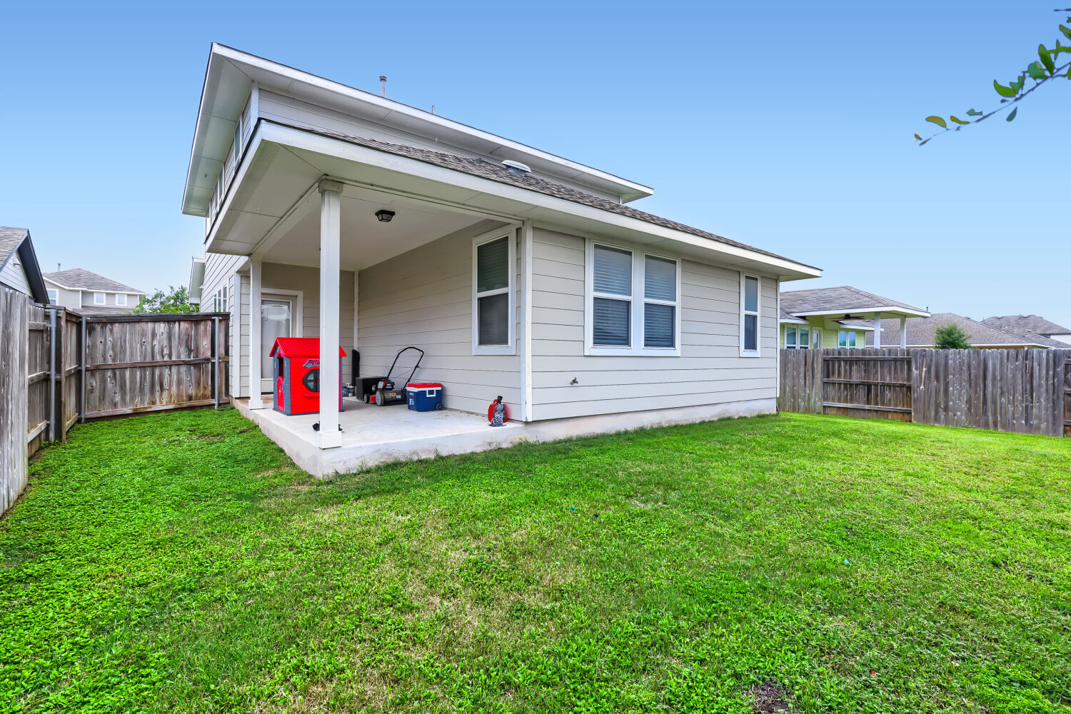 main property photo 25