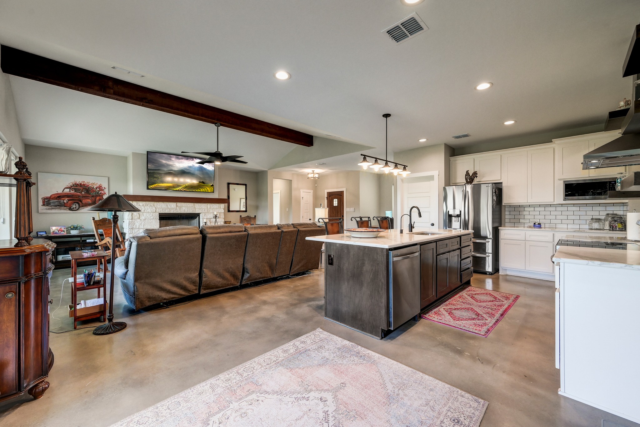 main property photo 13