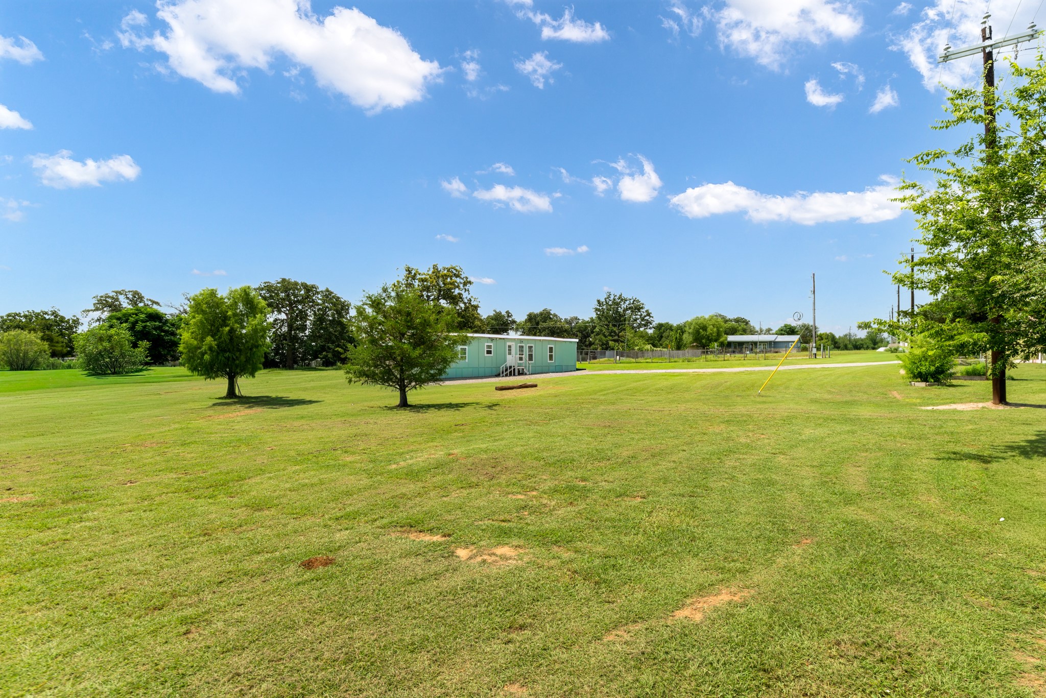 main property photo 33