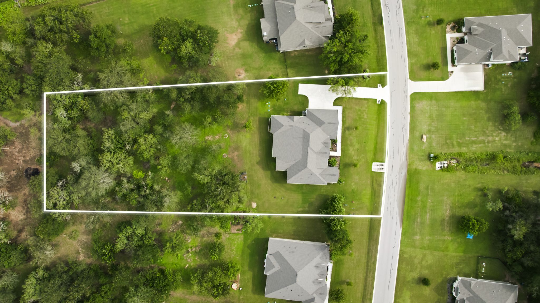 main property photo 37