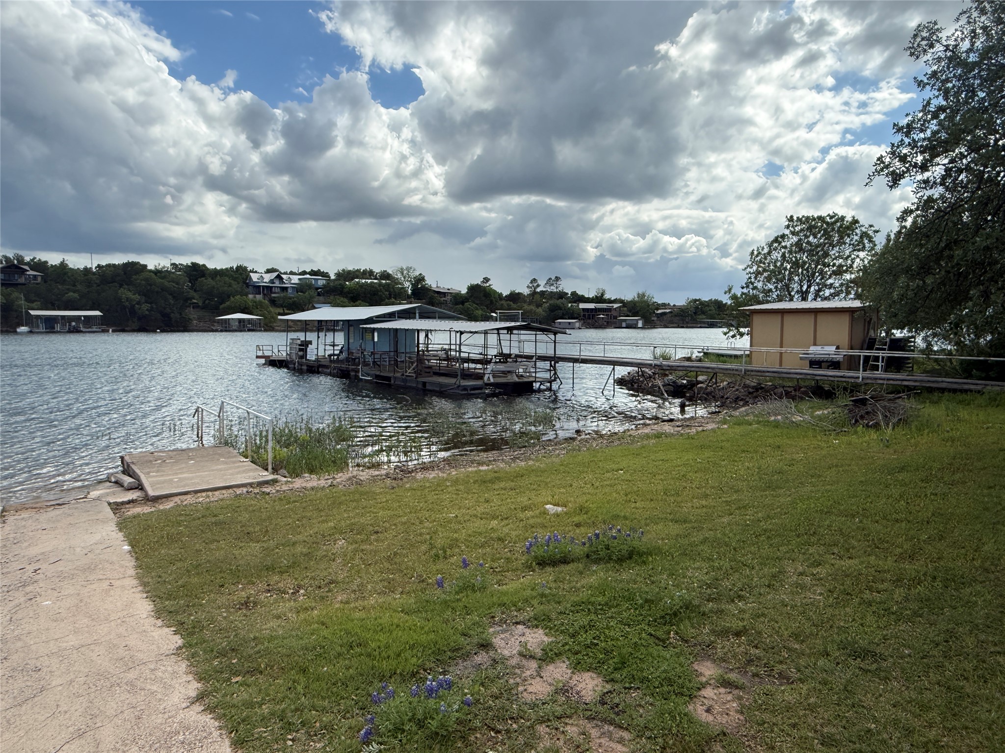 main property photo 10