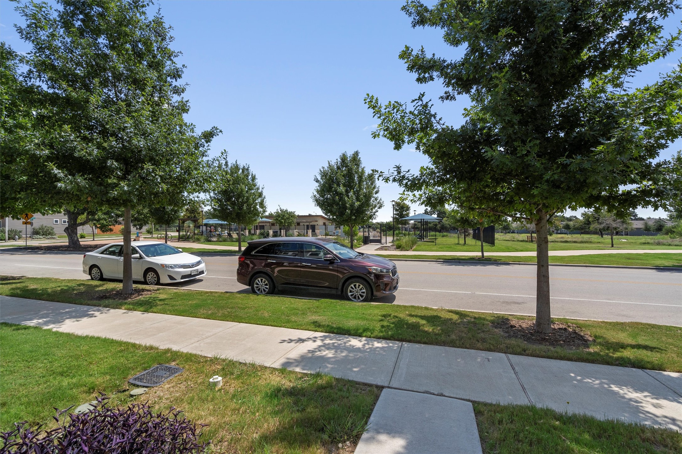 main property photo 3