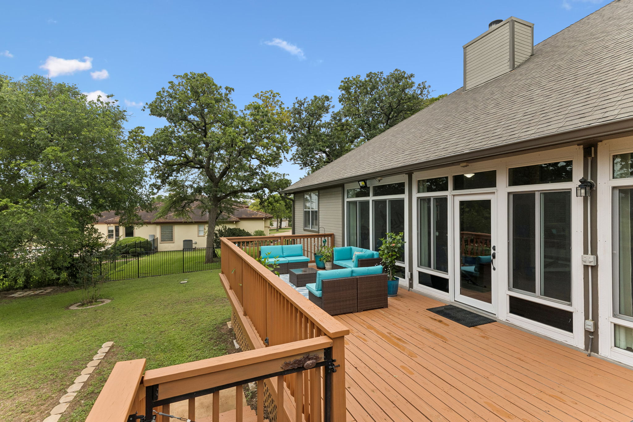 main property photo 30