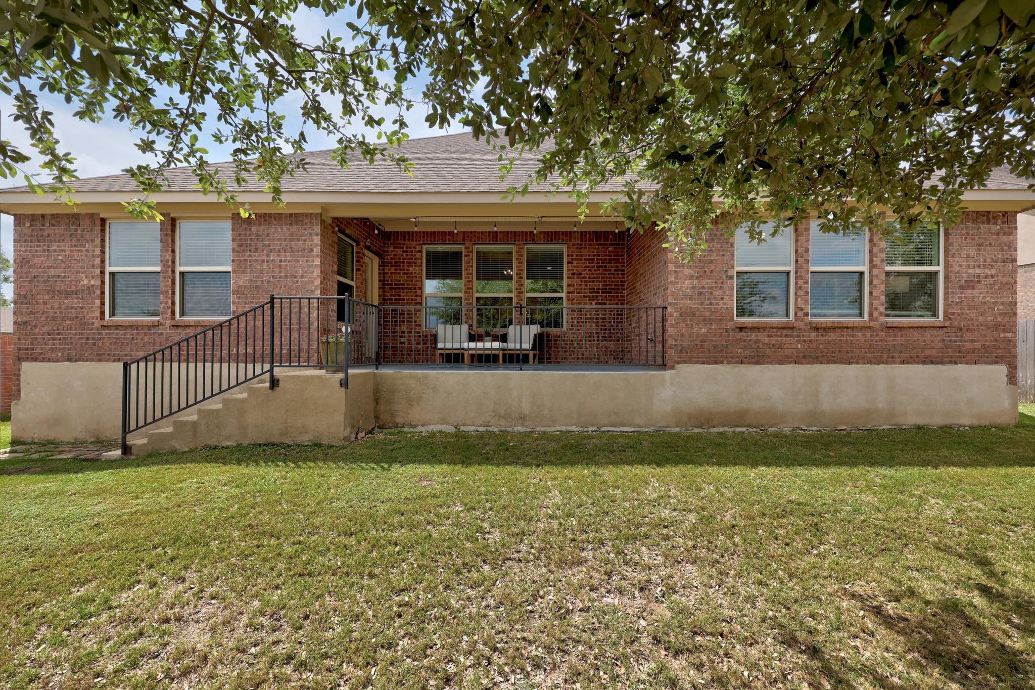 main property photo 30