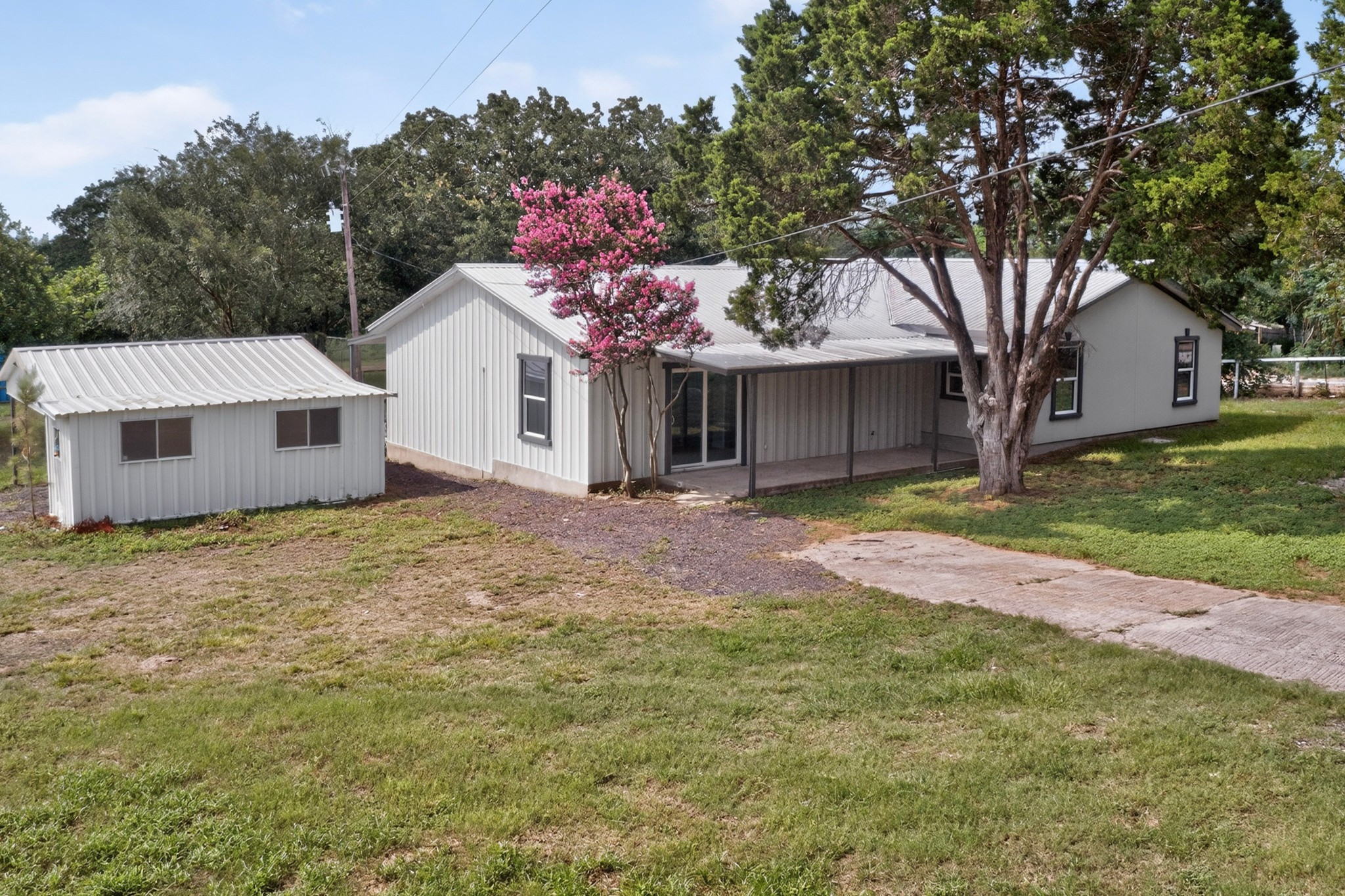 main property photo 13