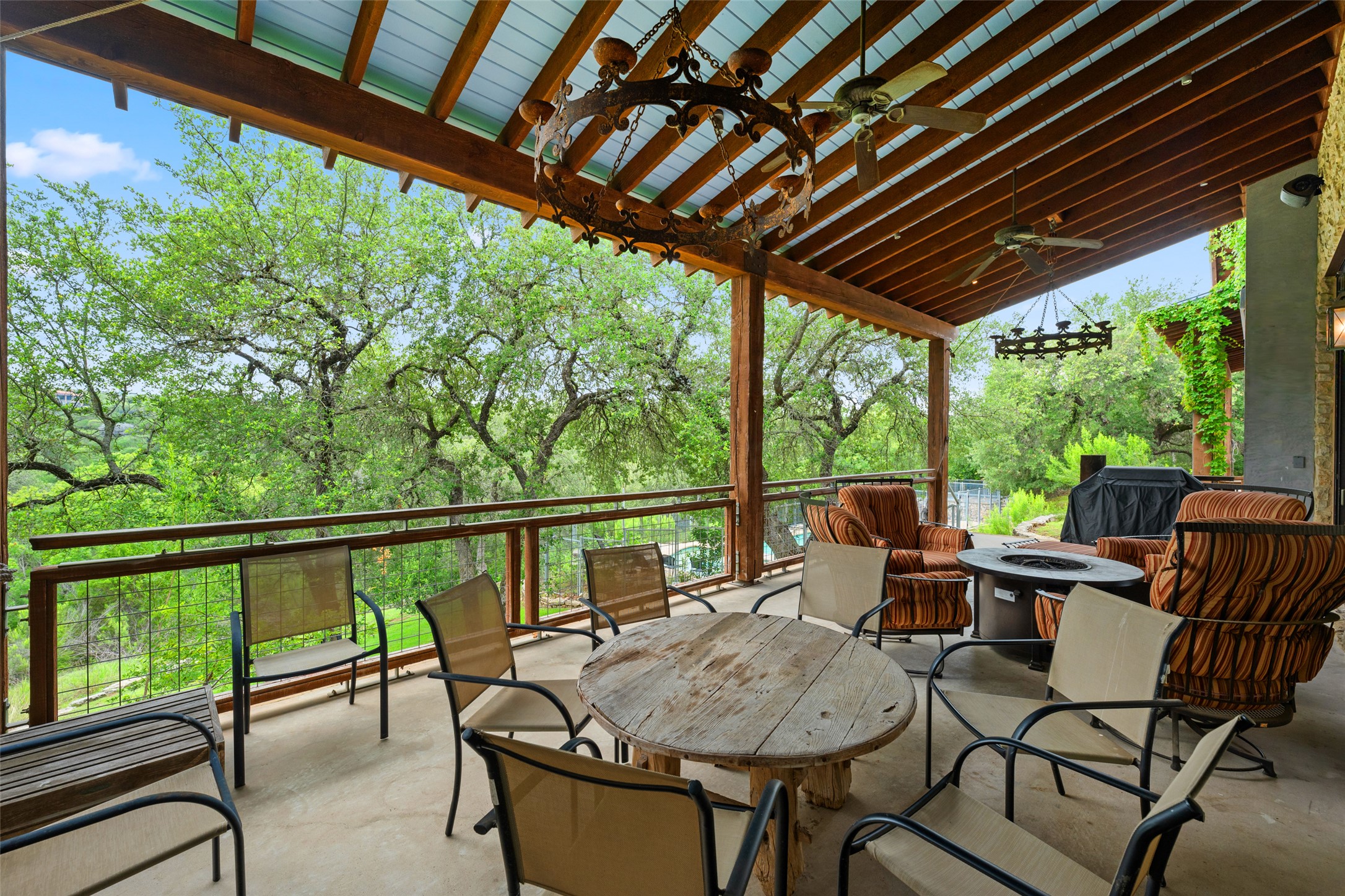 main property photo 28