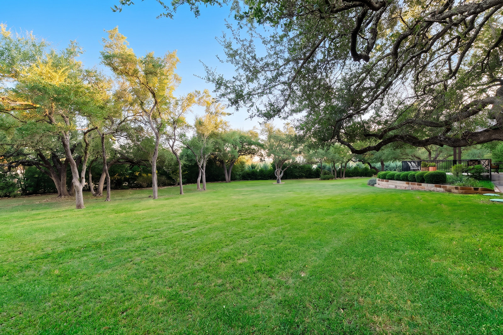 main property photo 25