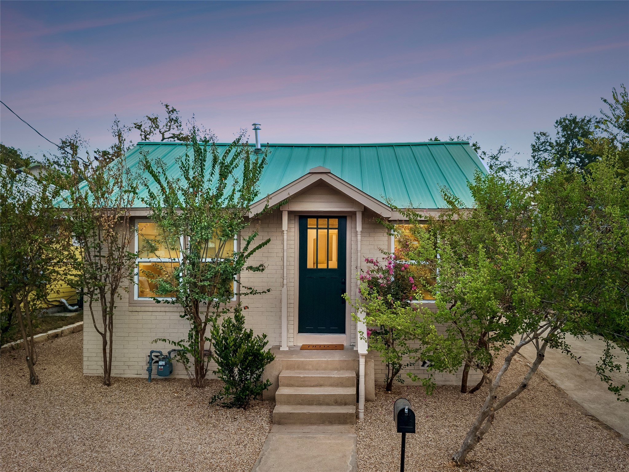 main property photo 30