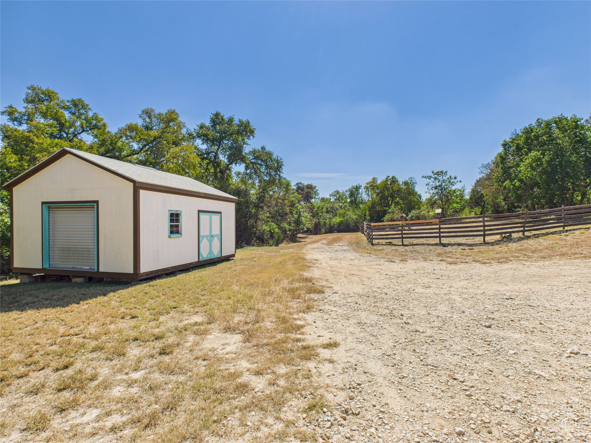 main property photo 30