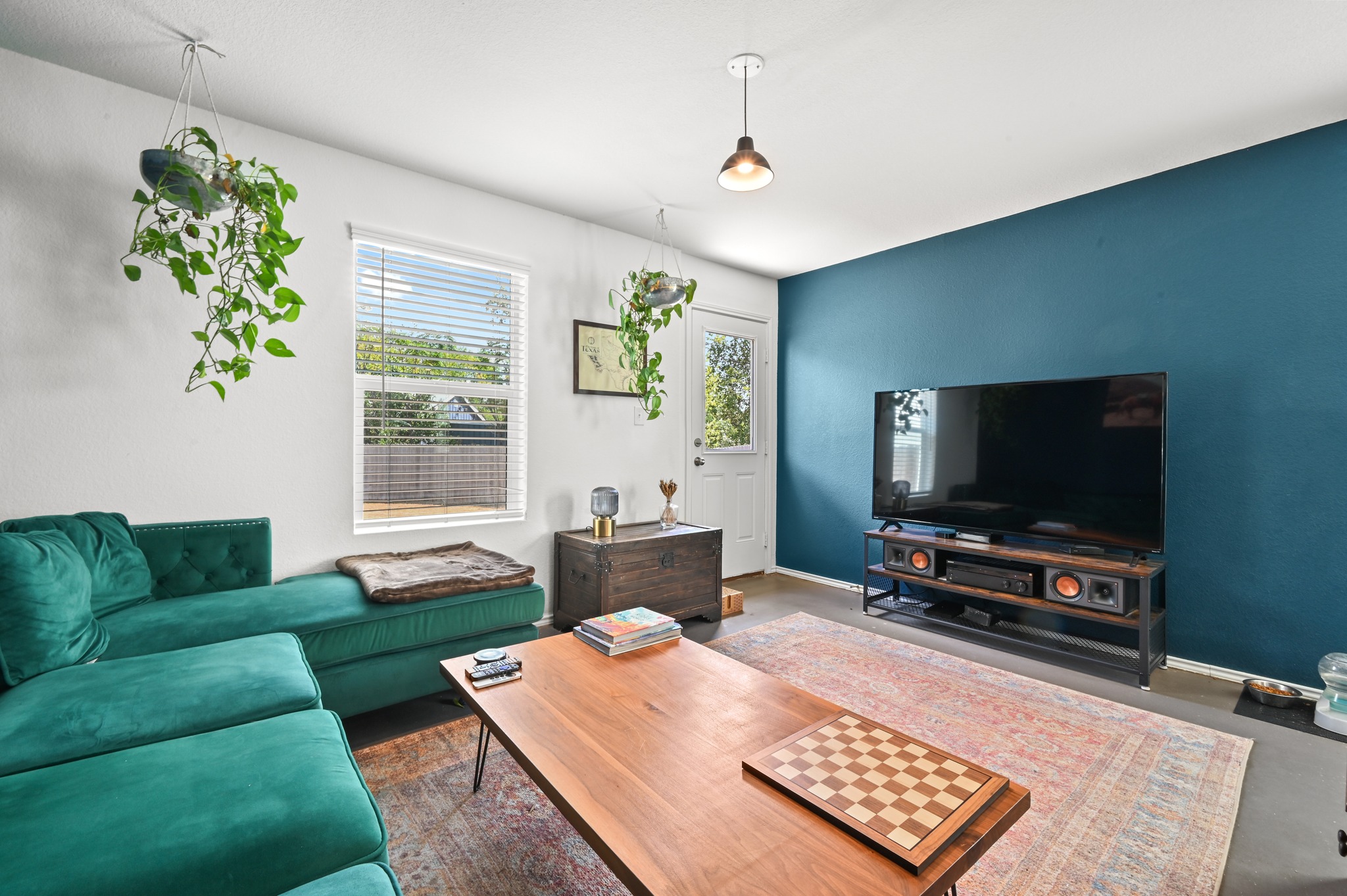 main property photo 13