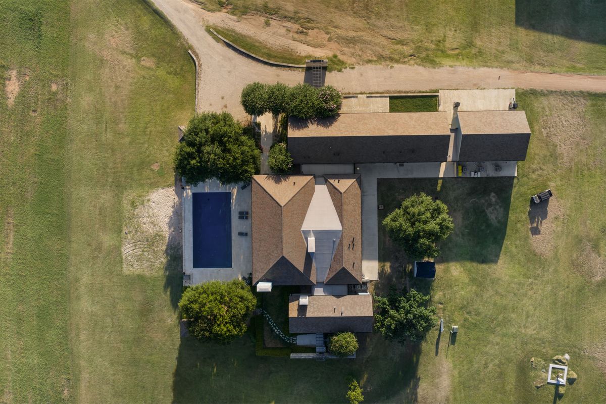 main property photo 26