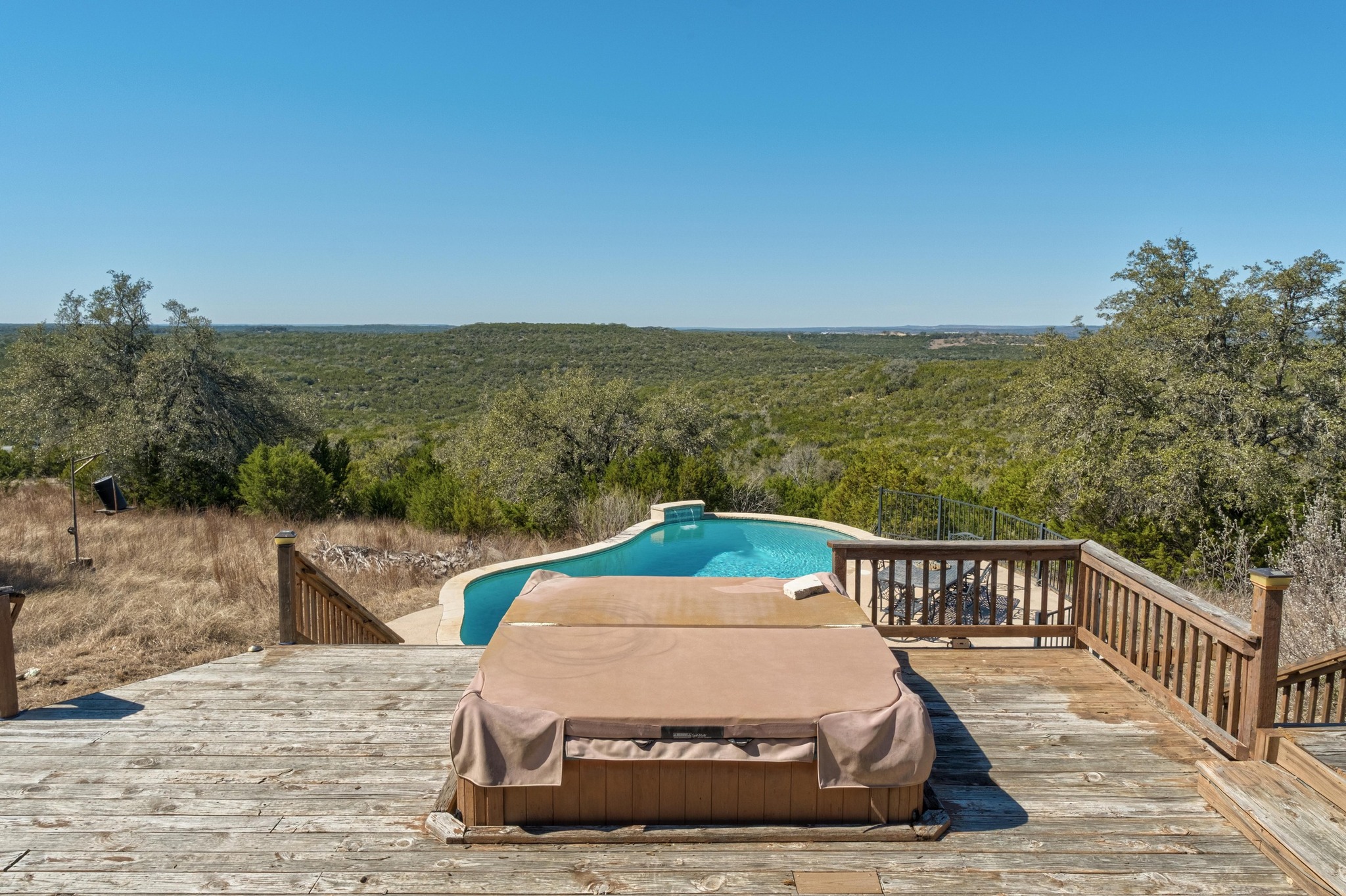 main property photo 14