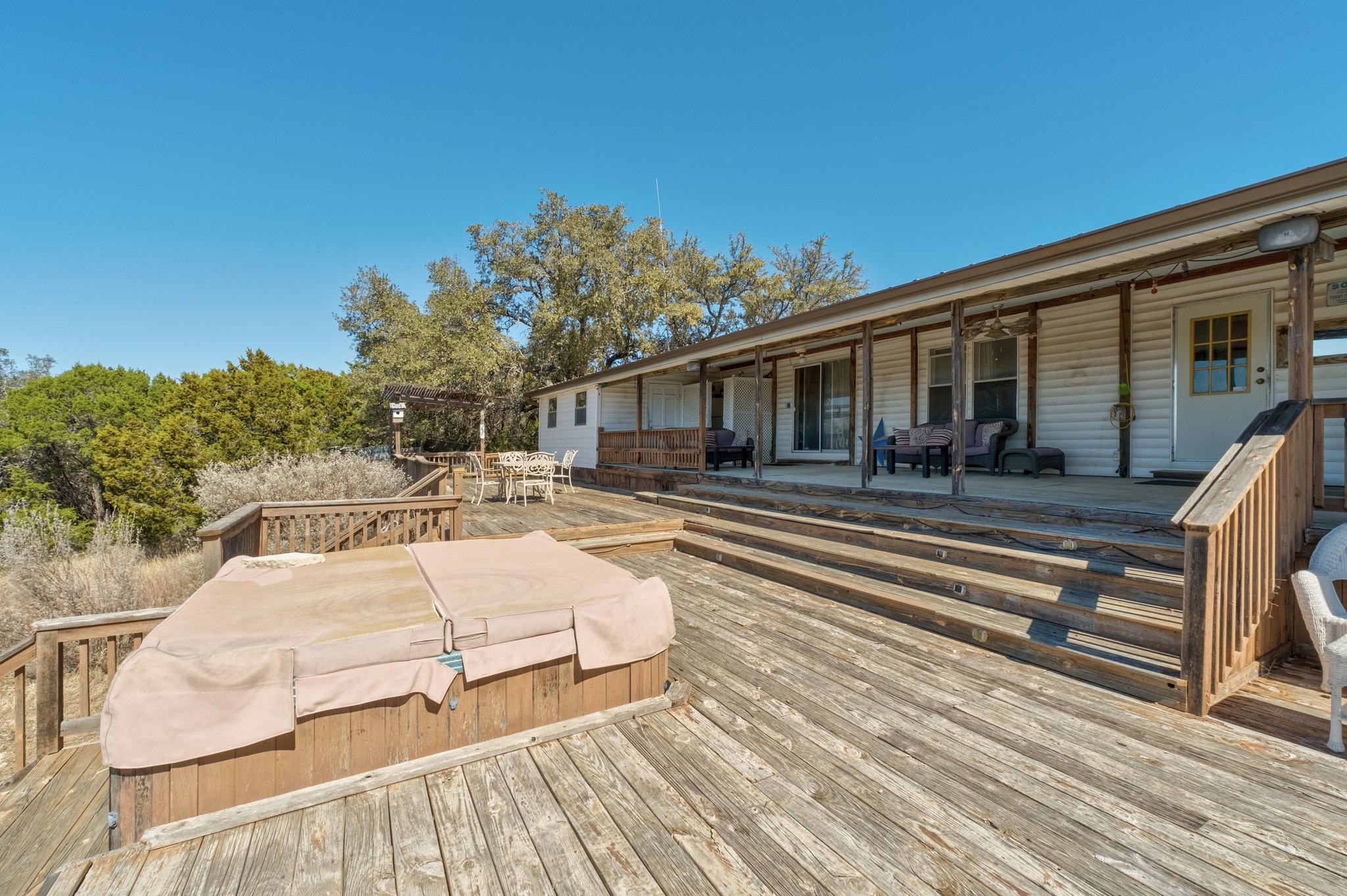 main property photo 15